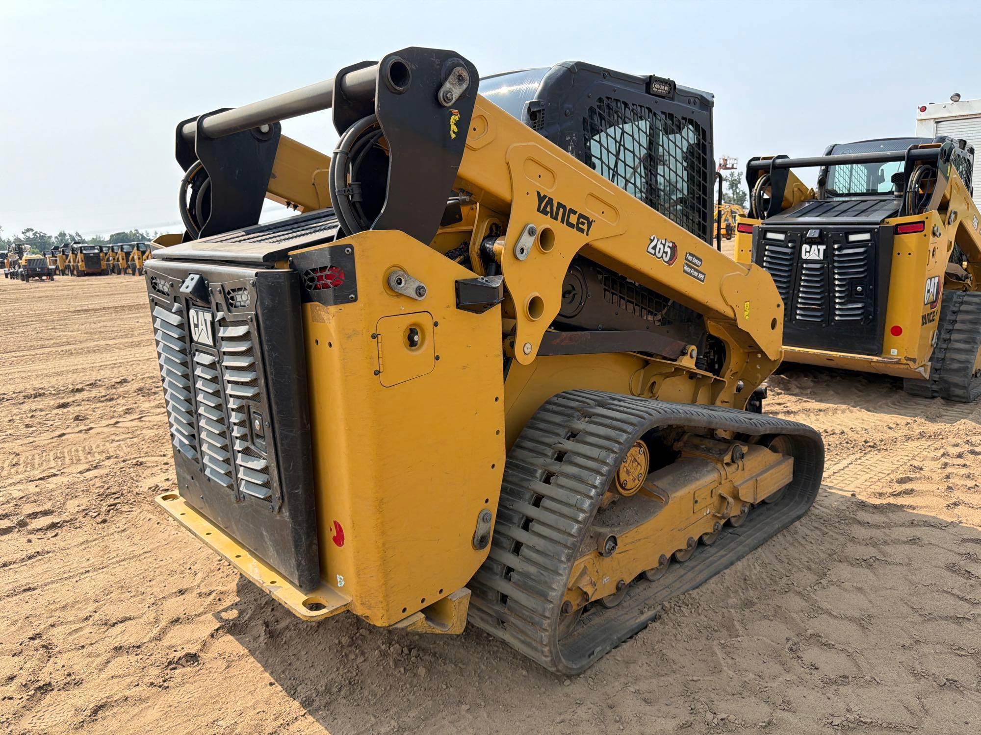 2025 Caterpillar 265