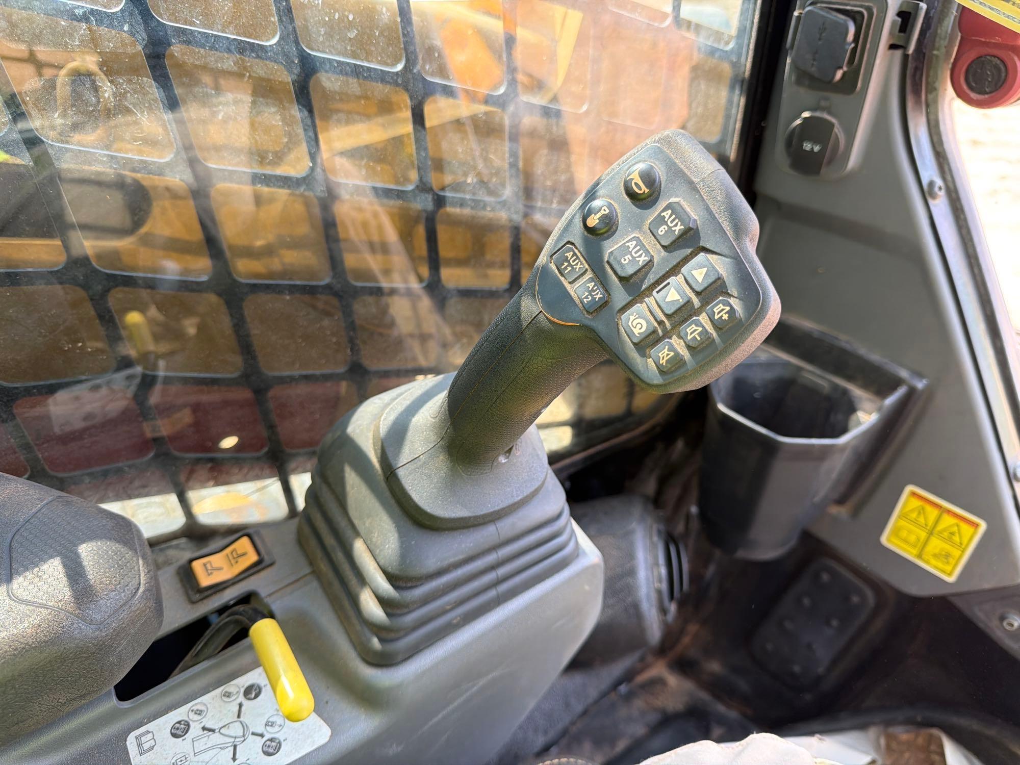2025 Caterpillar 265