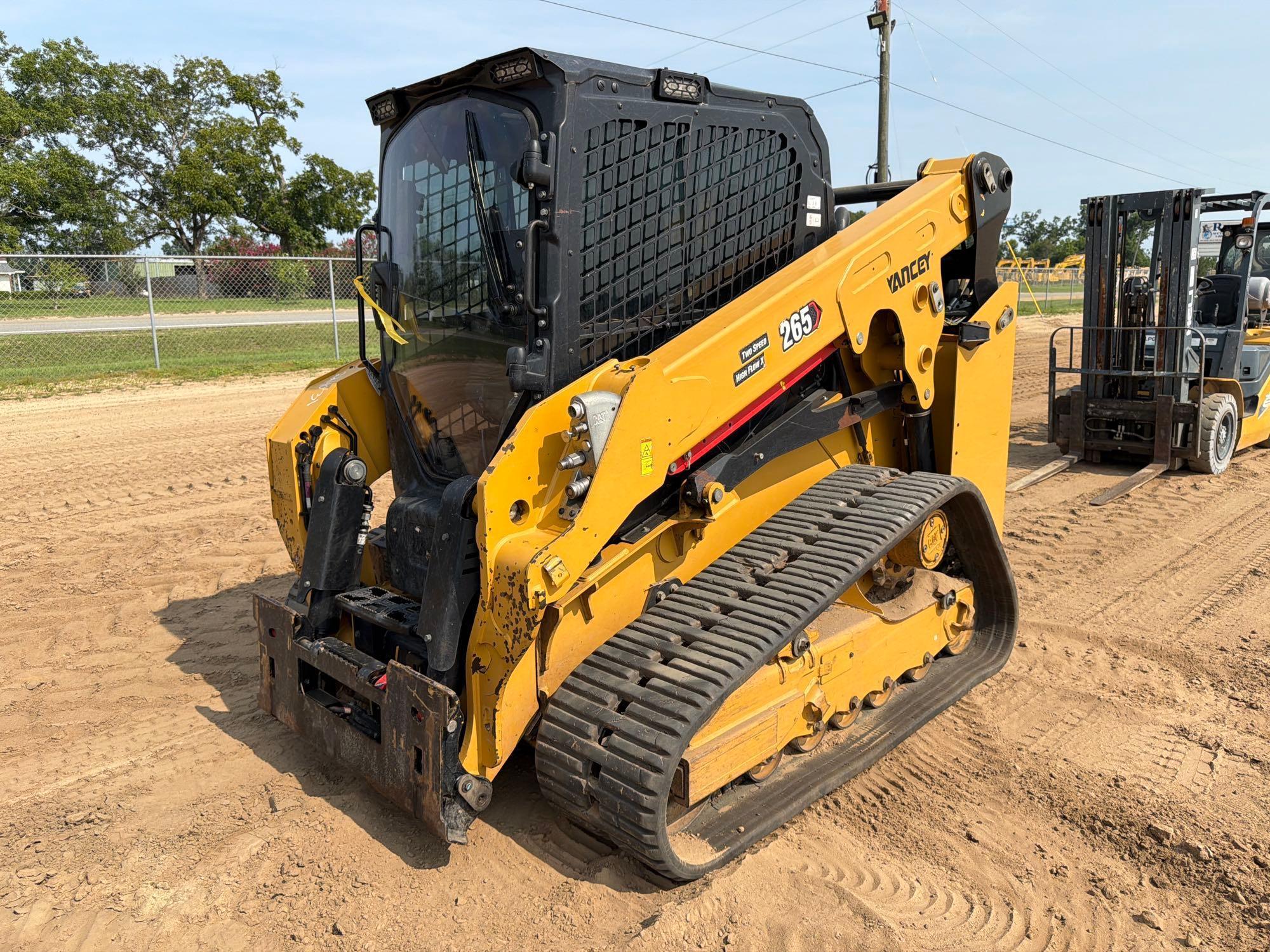 2025 Caterpillar 265