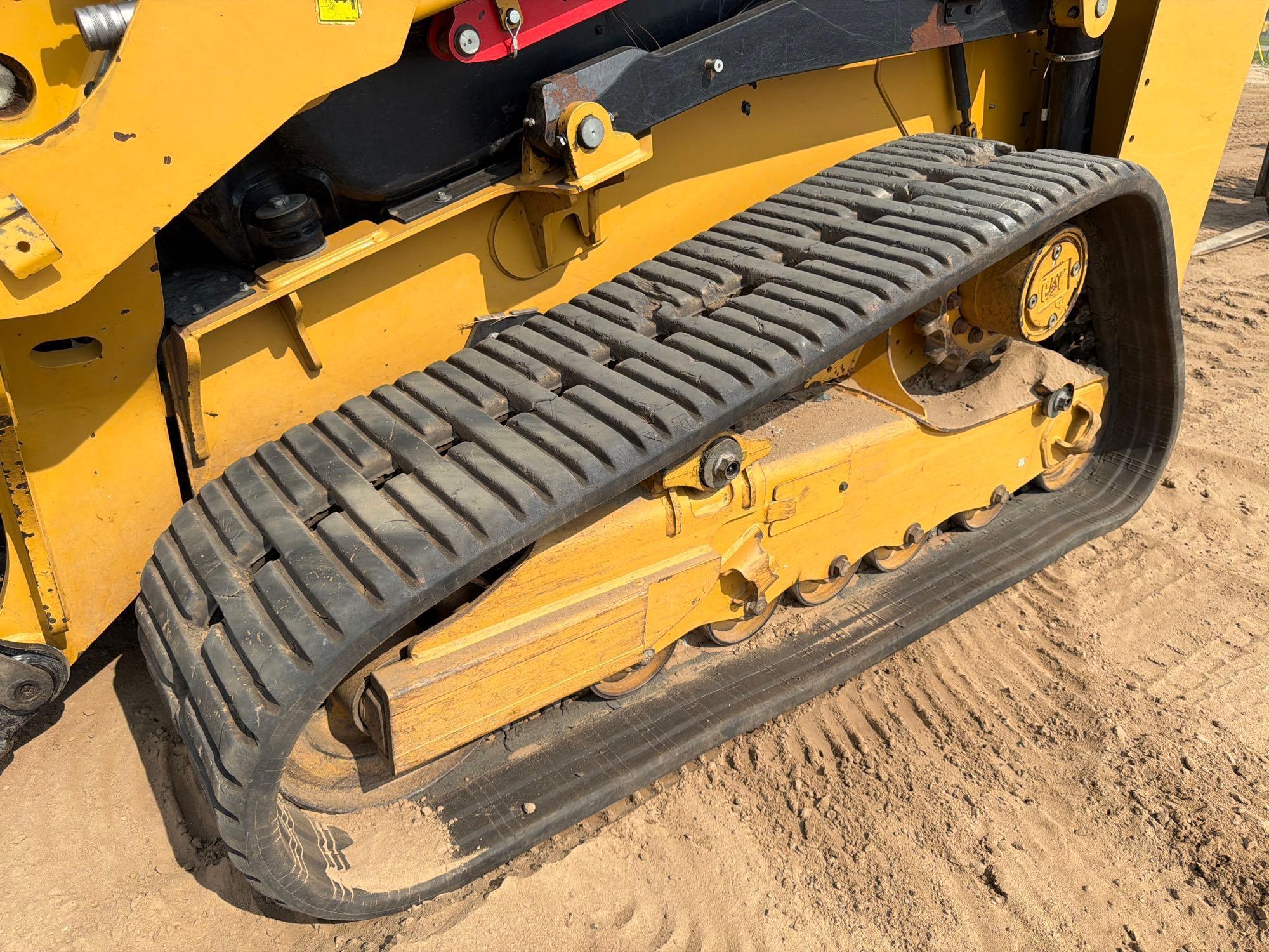 2025 Caterpillar 265