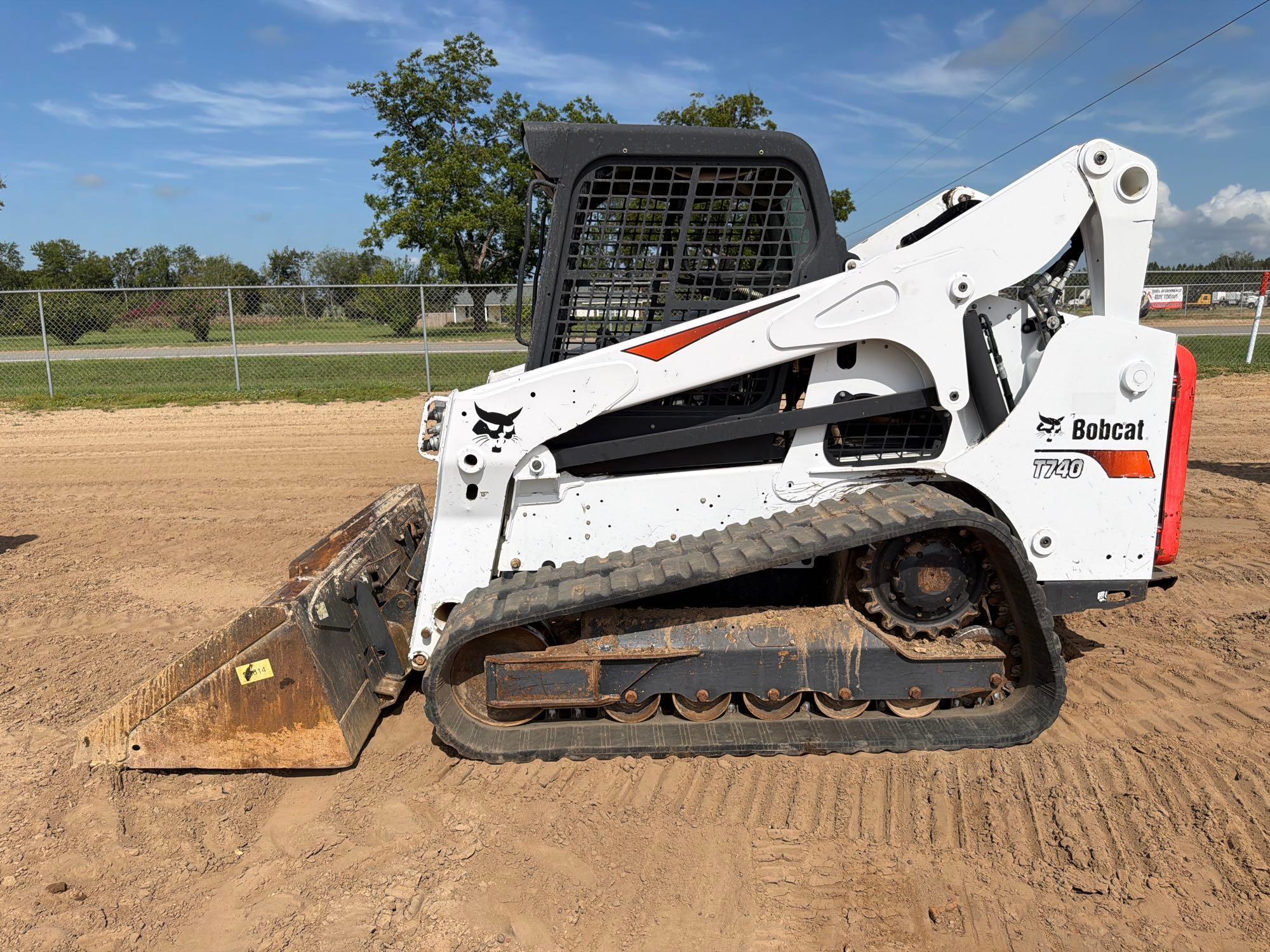 2019 Bobcat RT740