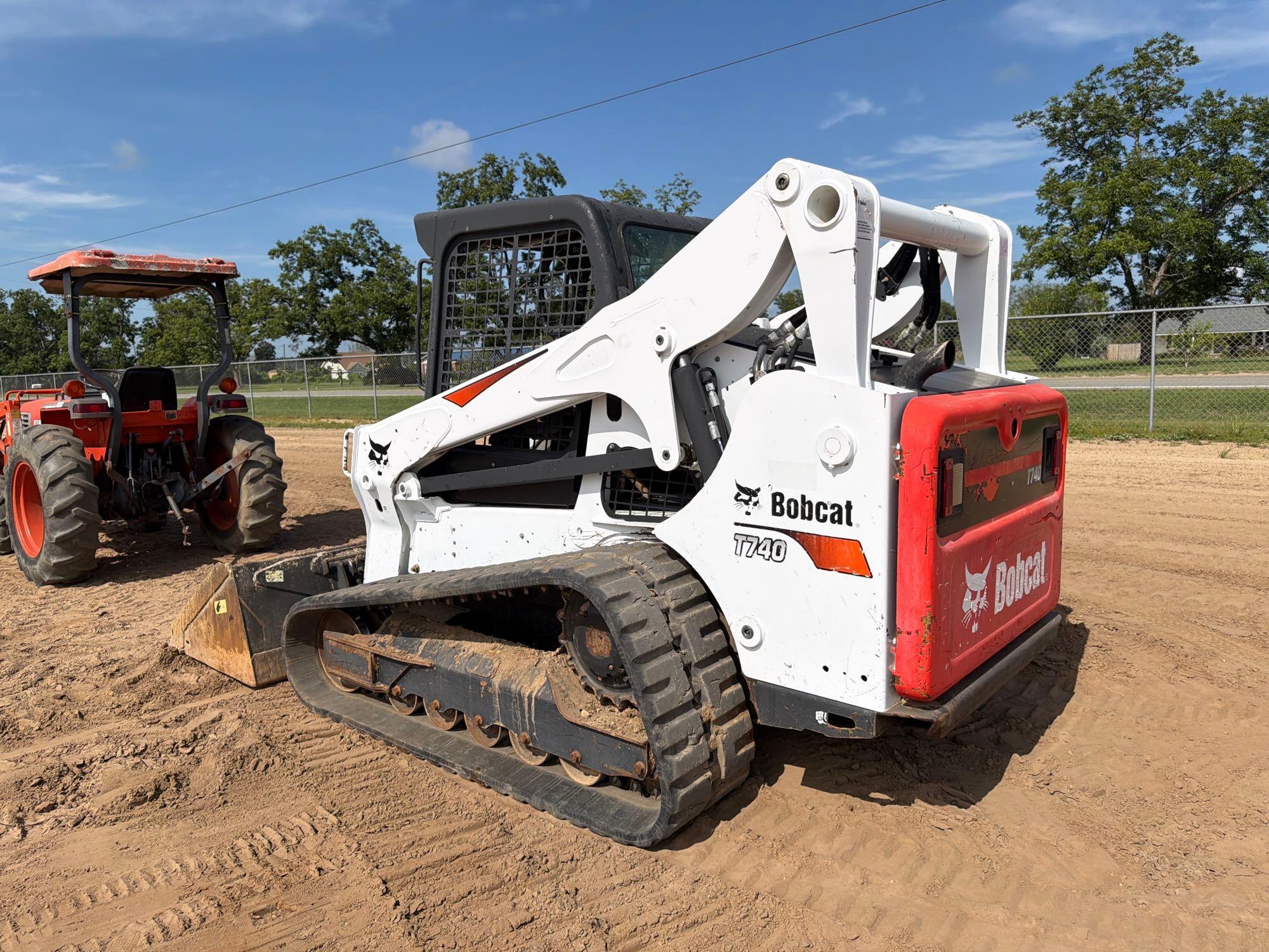 2019 Bobcat RT740