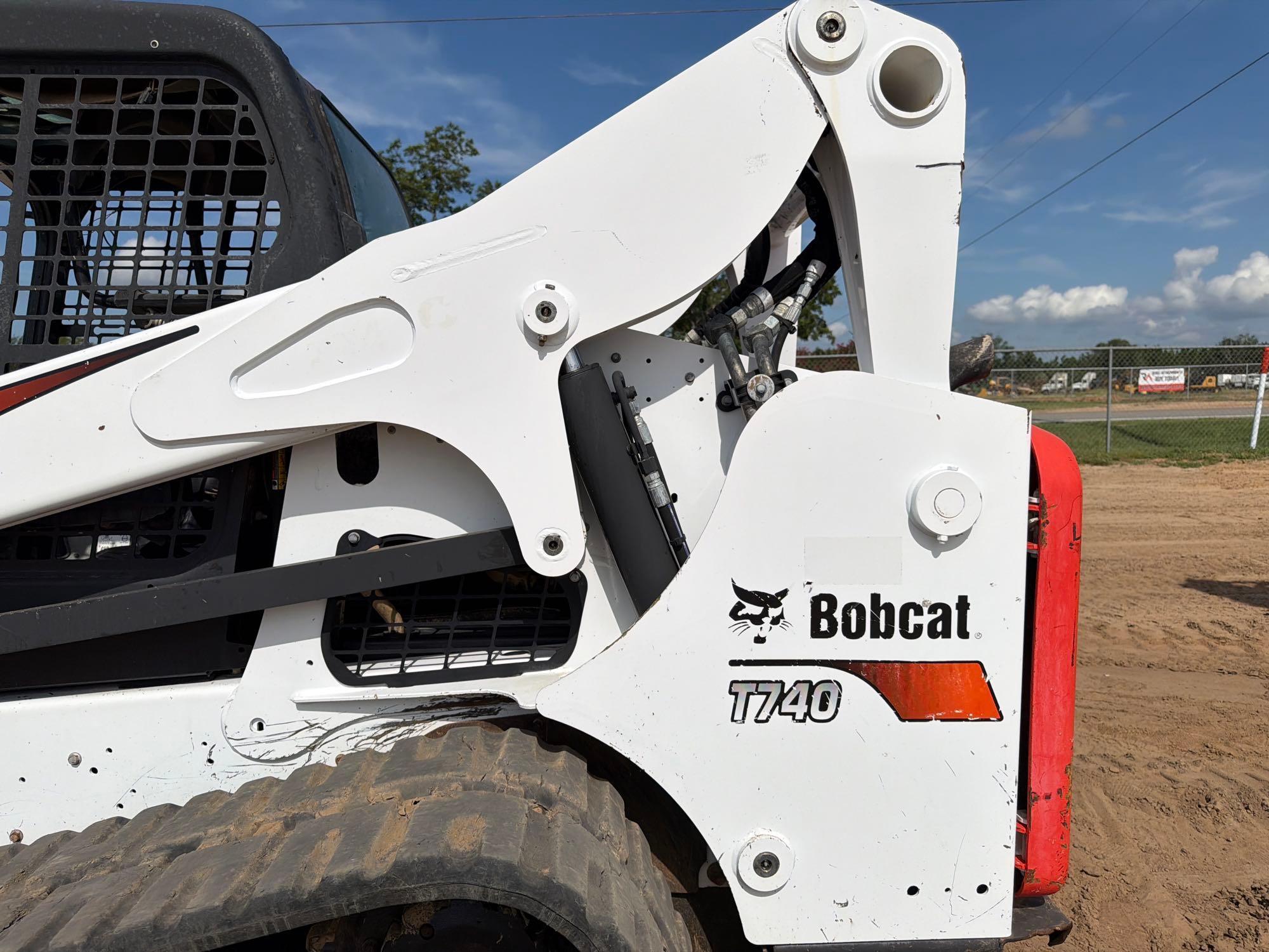 2019 Bobcat RT740