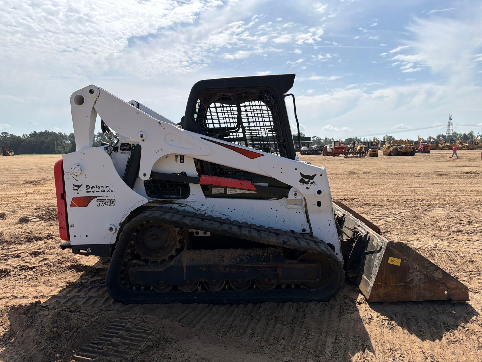 2019 Bobcat RT740