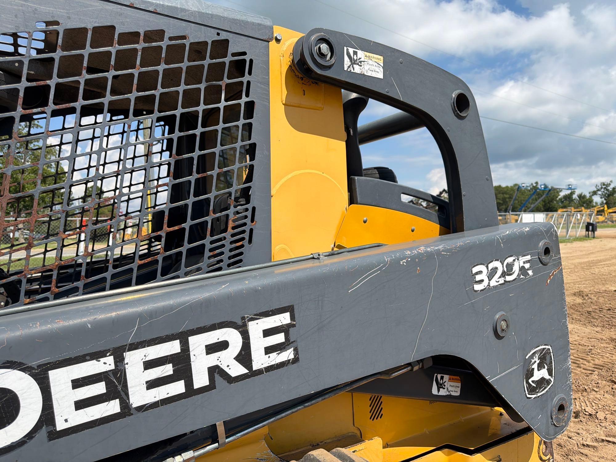 2016 John Deere 329E