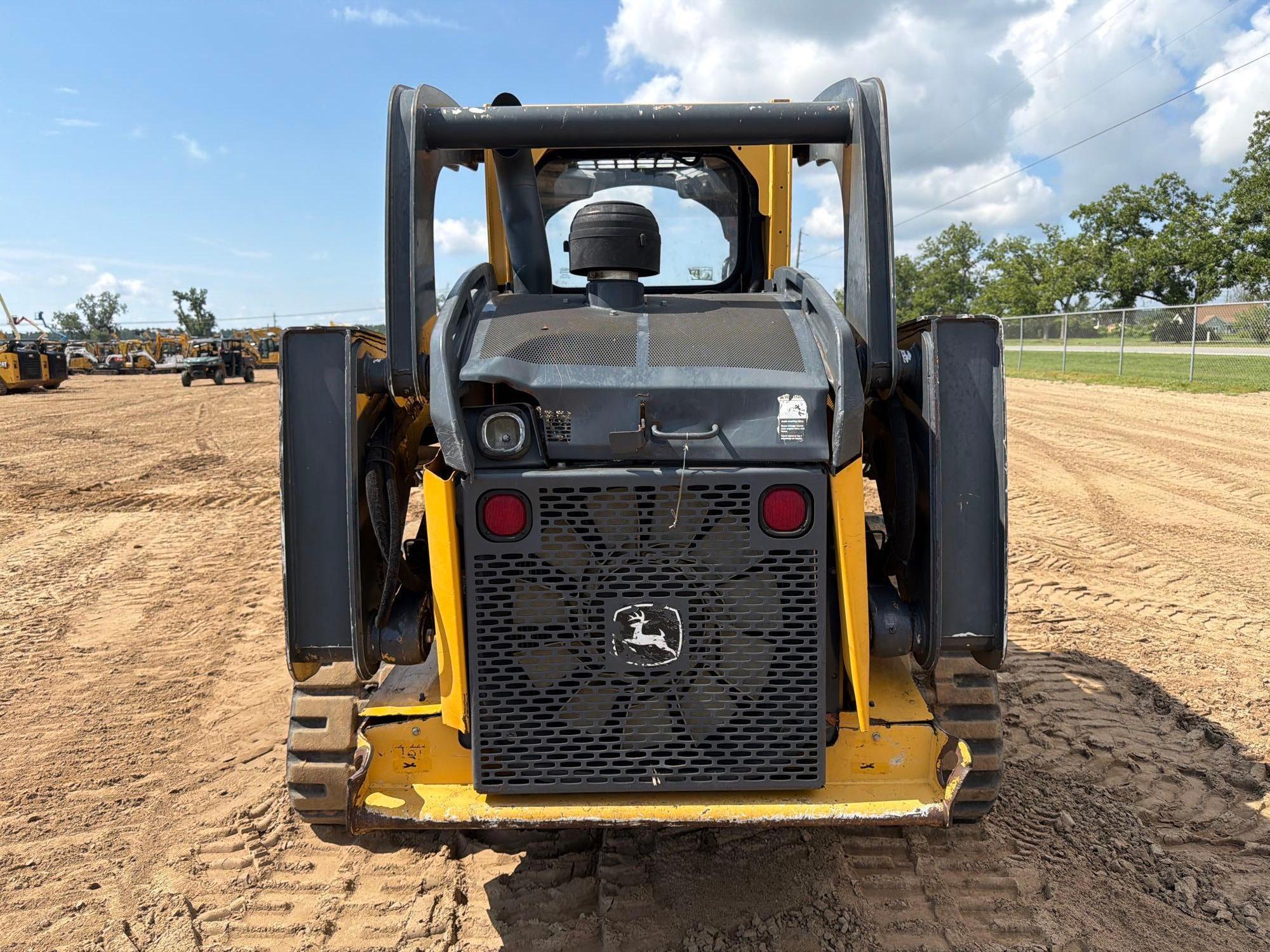 2016 John Deere 329E