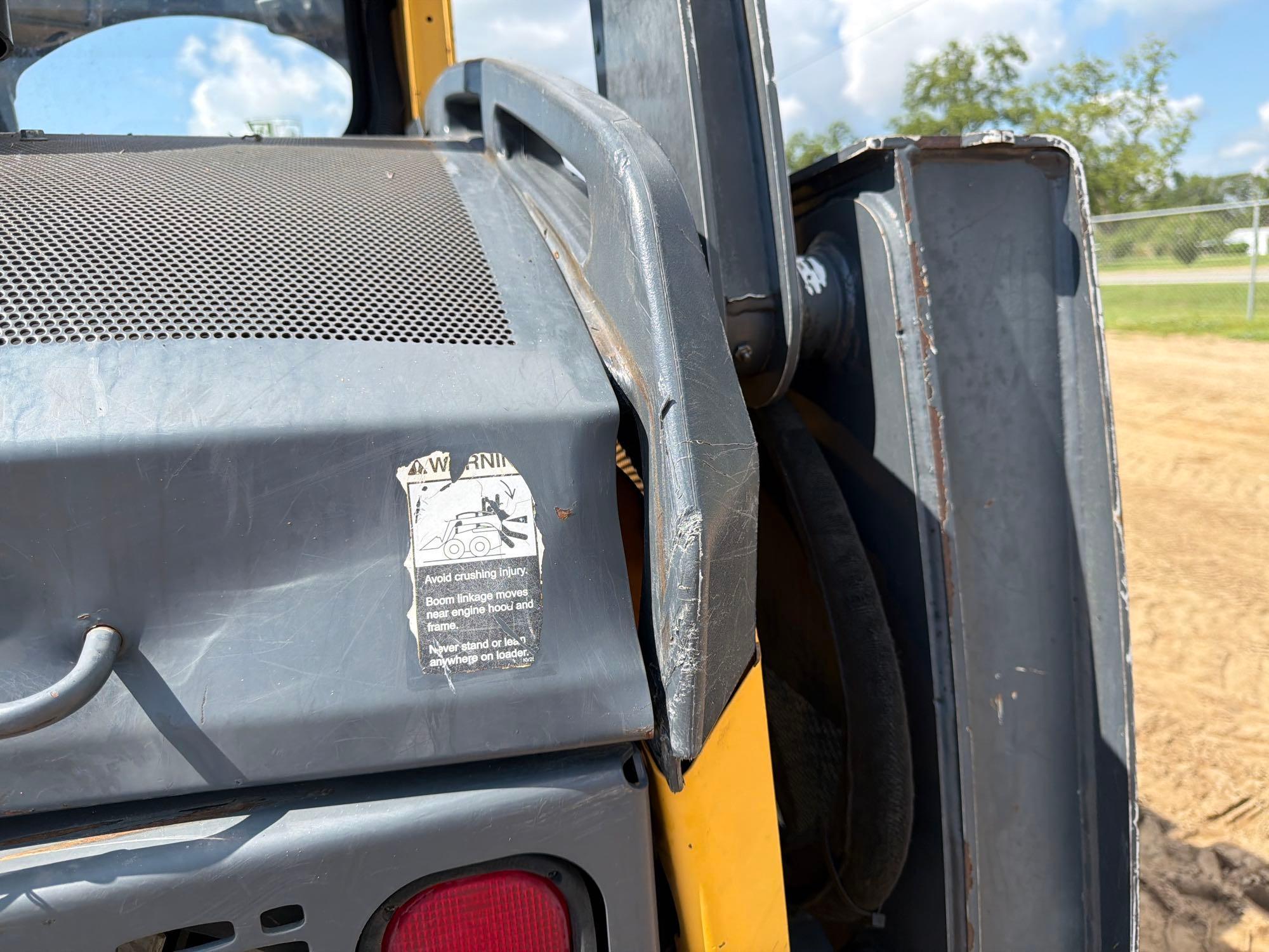 2016 John Deere 329E
