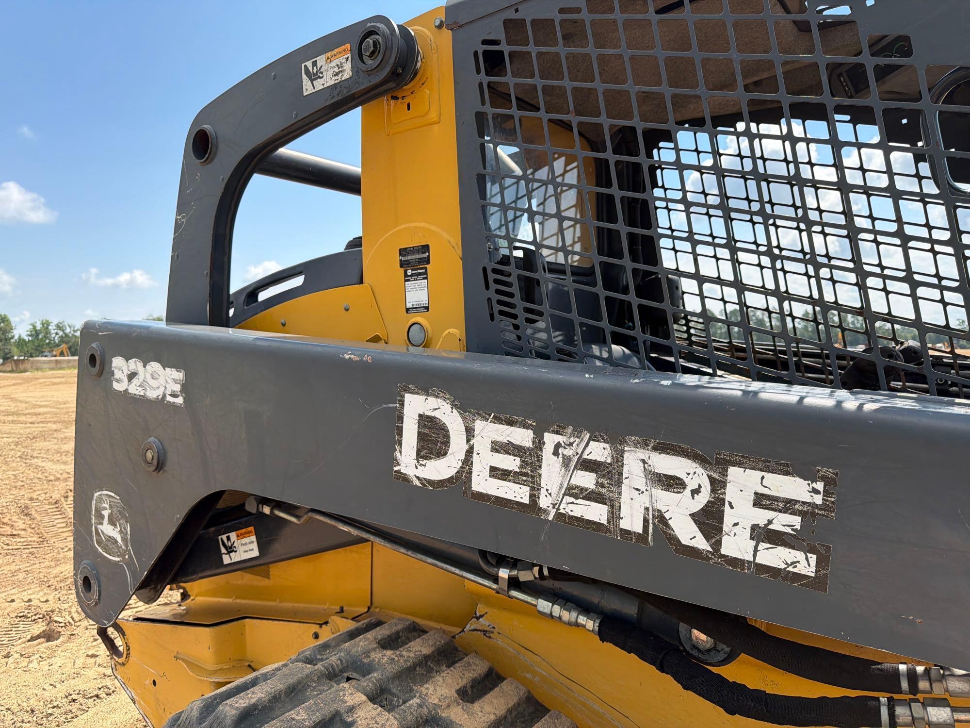 2016 John Deere 329E