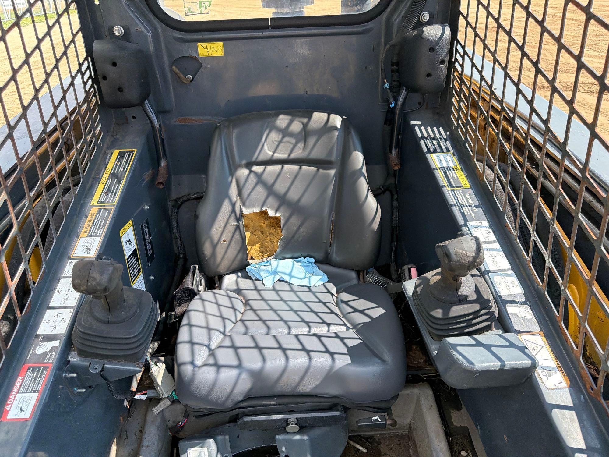 2016 John Deere 329E