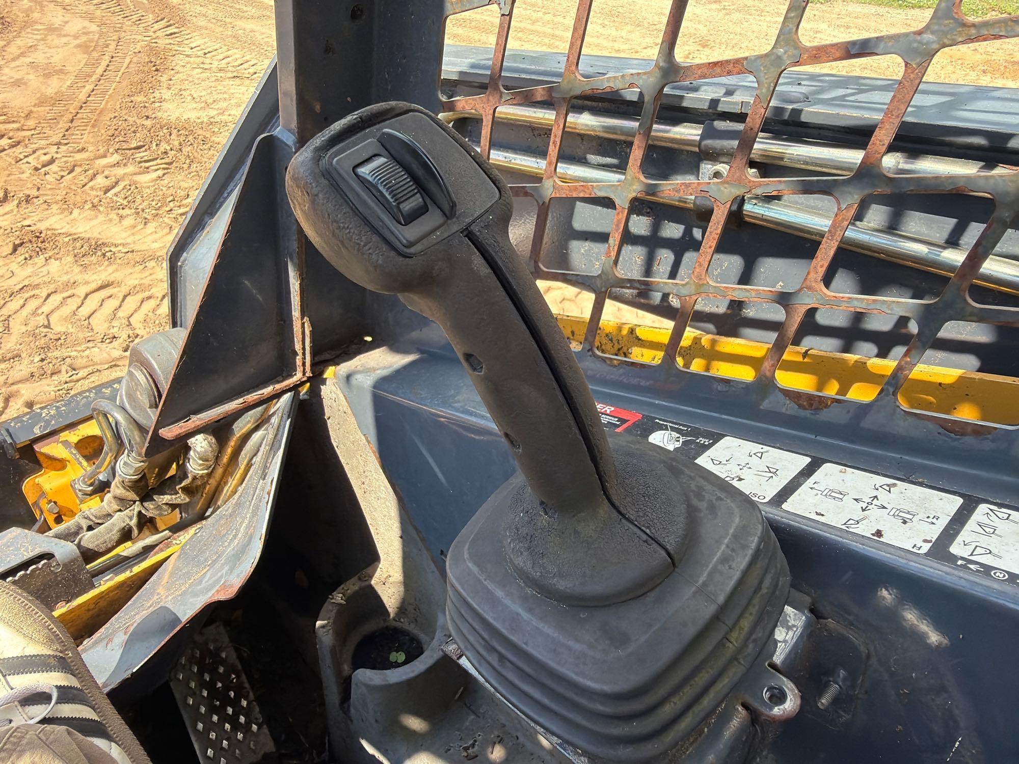 2016 John Deere 329E