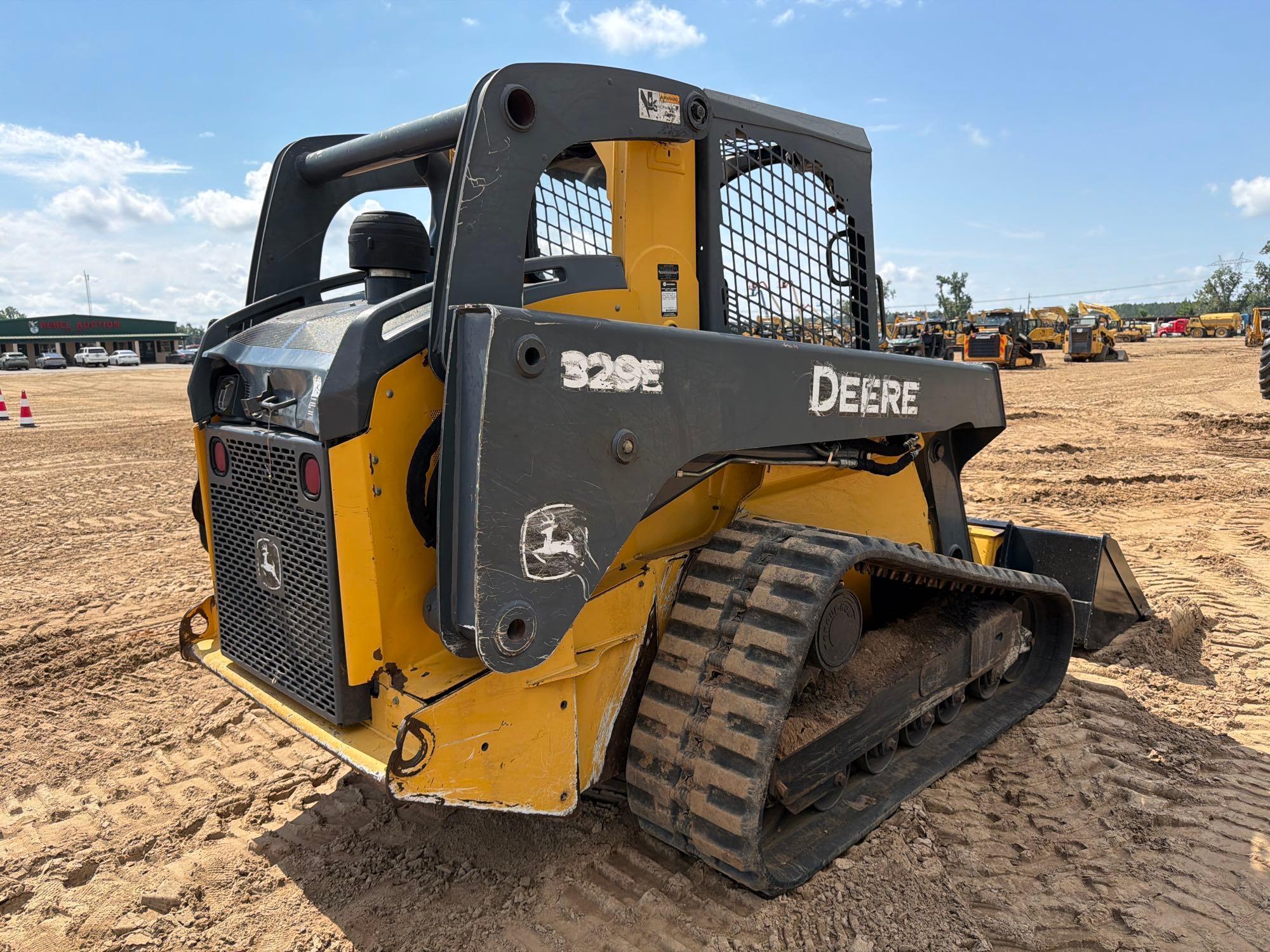 2016 John Deere 329E