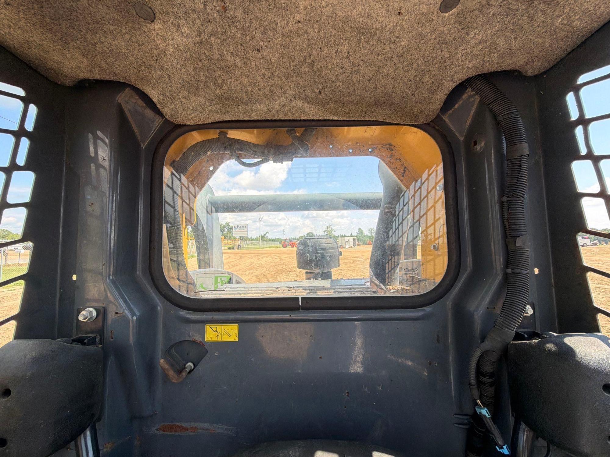 2016 John Deere 329E