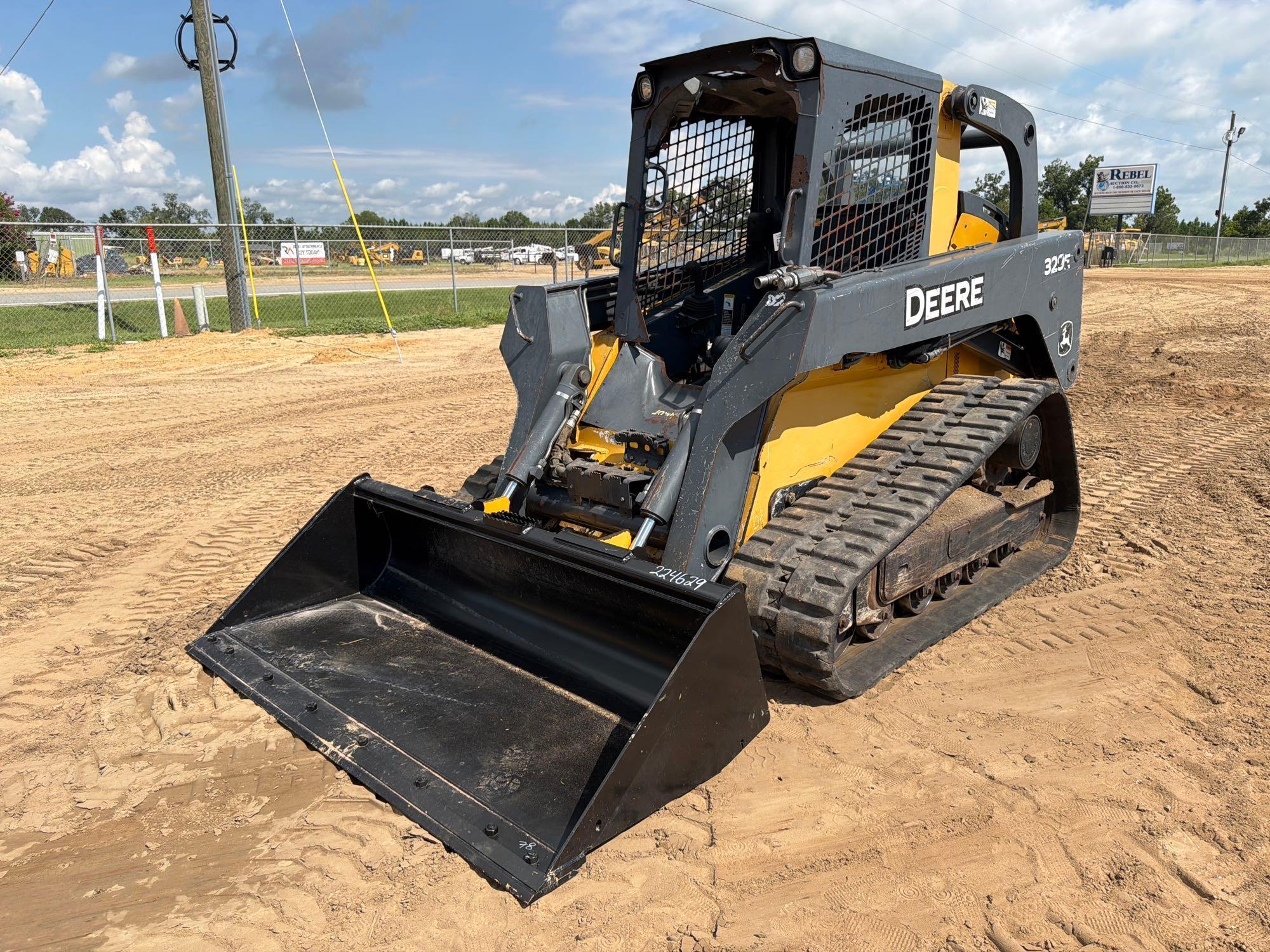 2016 John Deere 329E