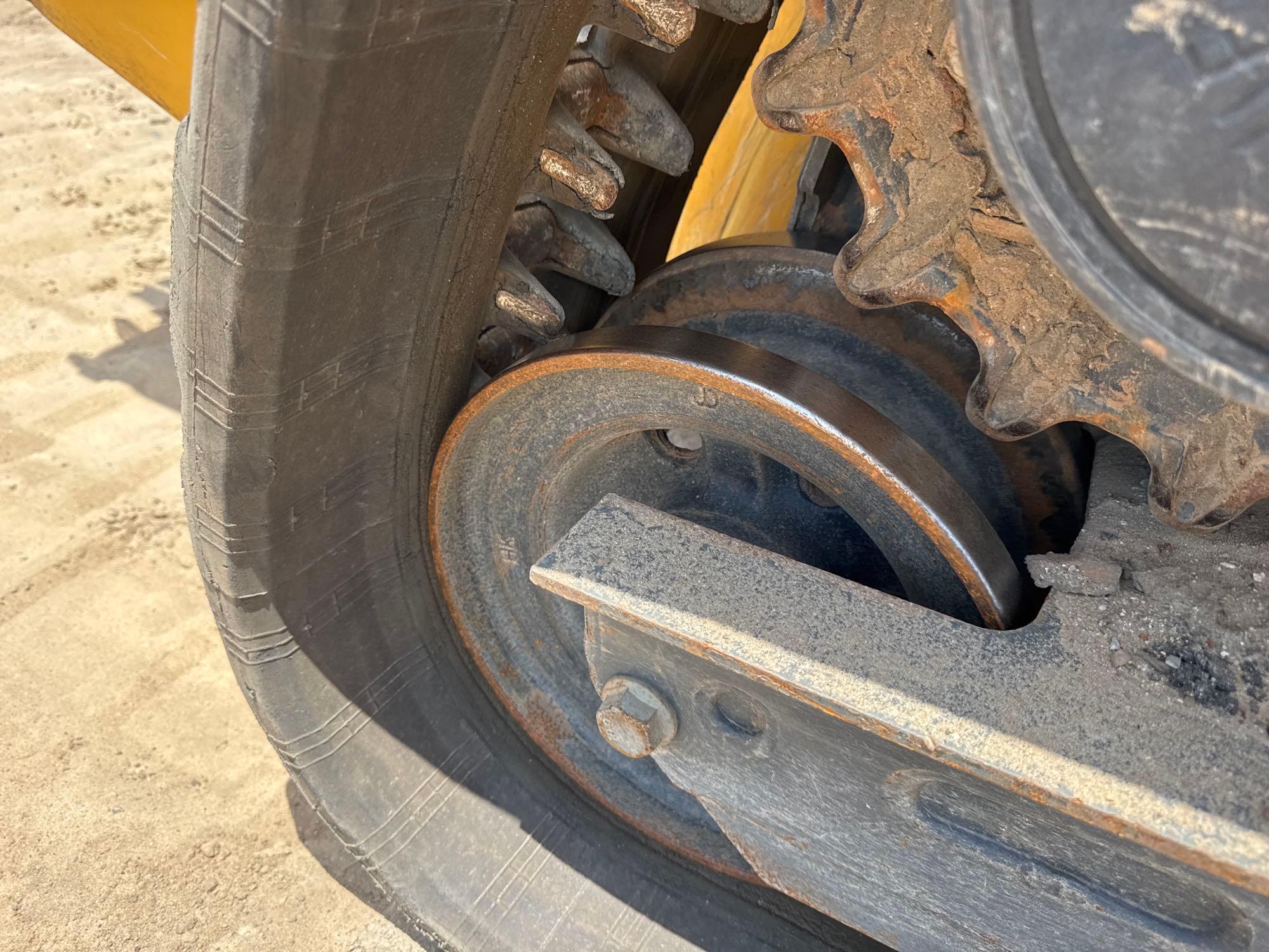 2024 John Deere 325G
