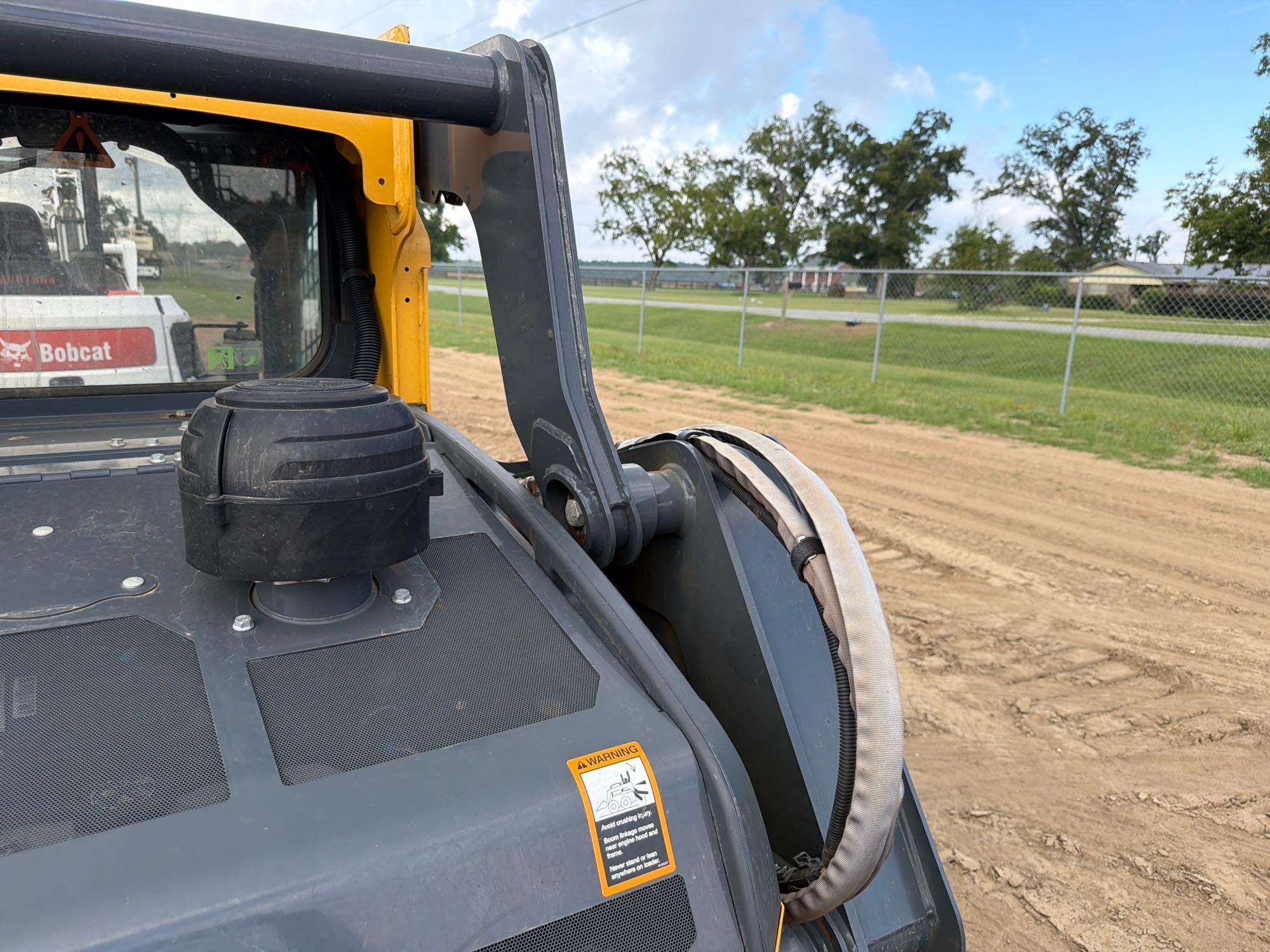 2023 John Deere 325G
