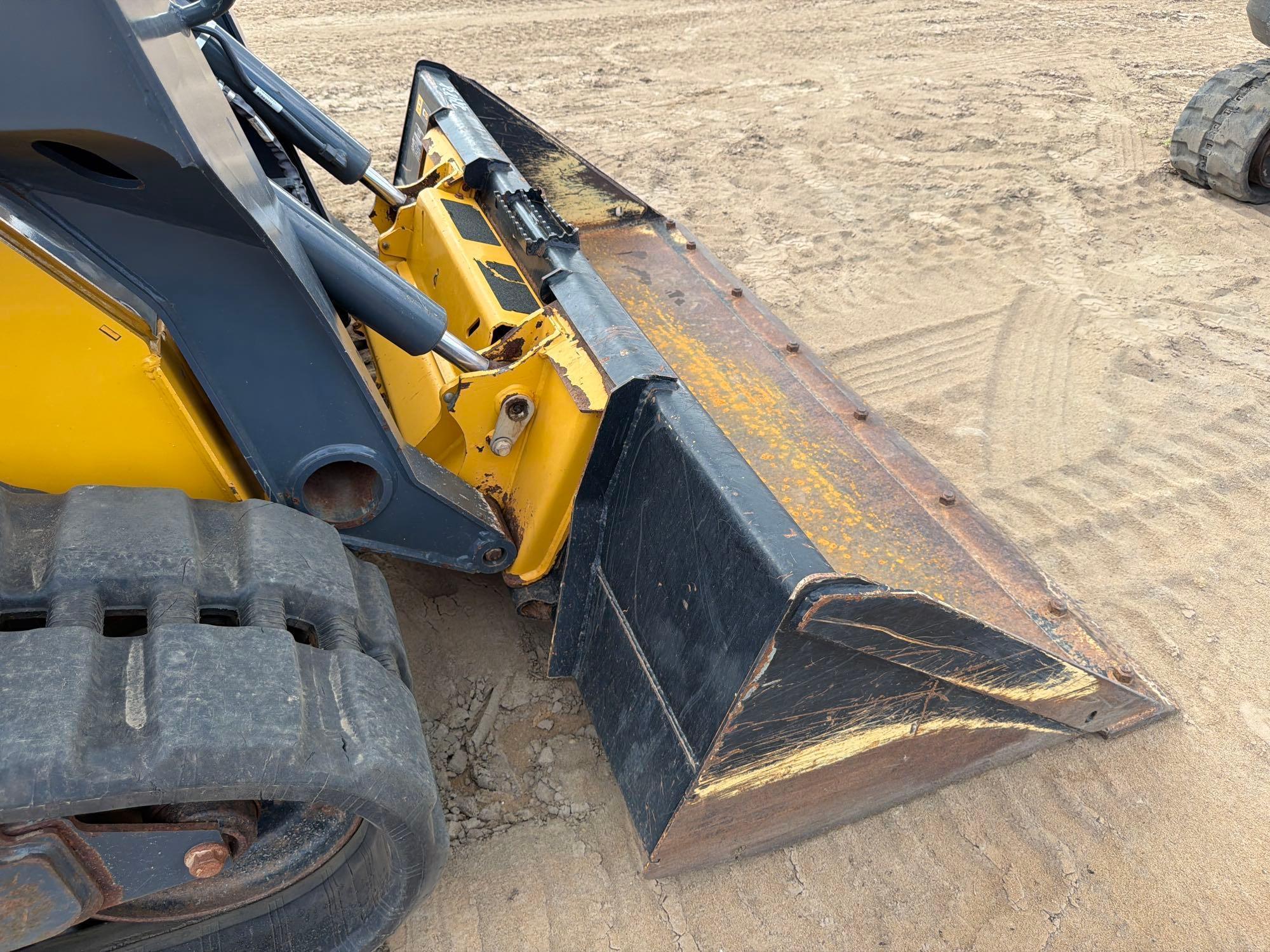 2023 John Deere 325G