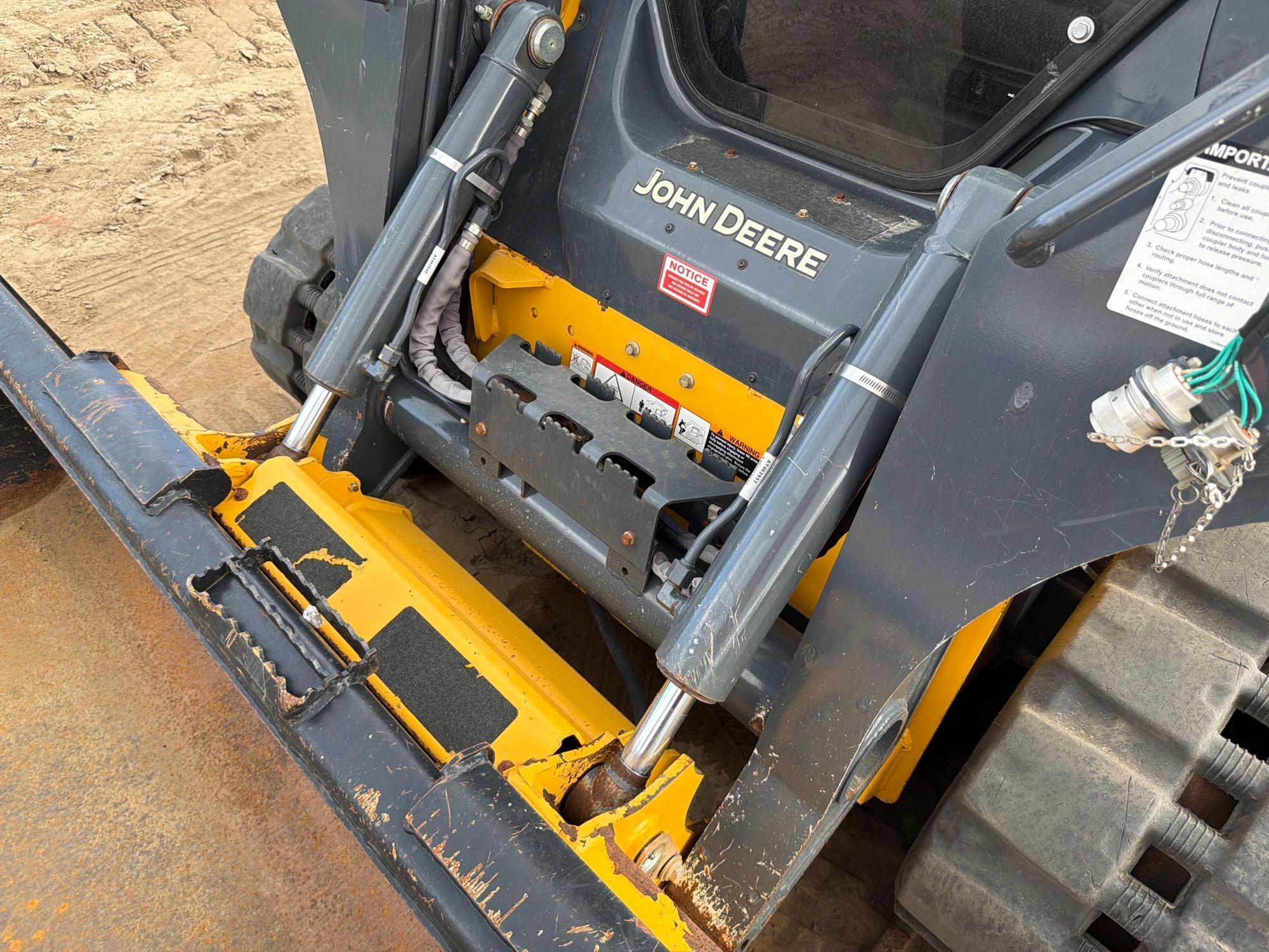 2023 John Deere 325G
