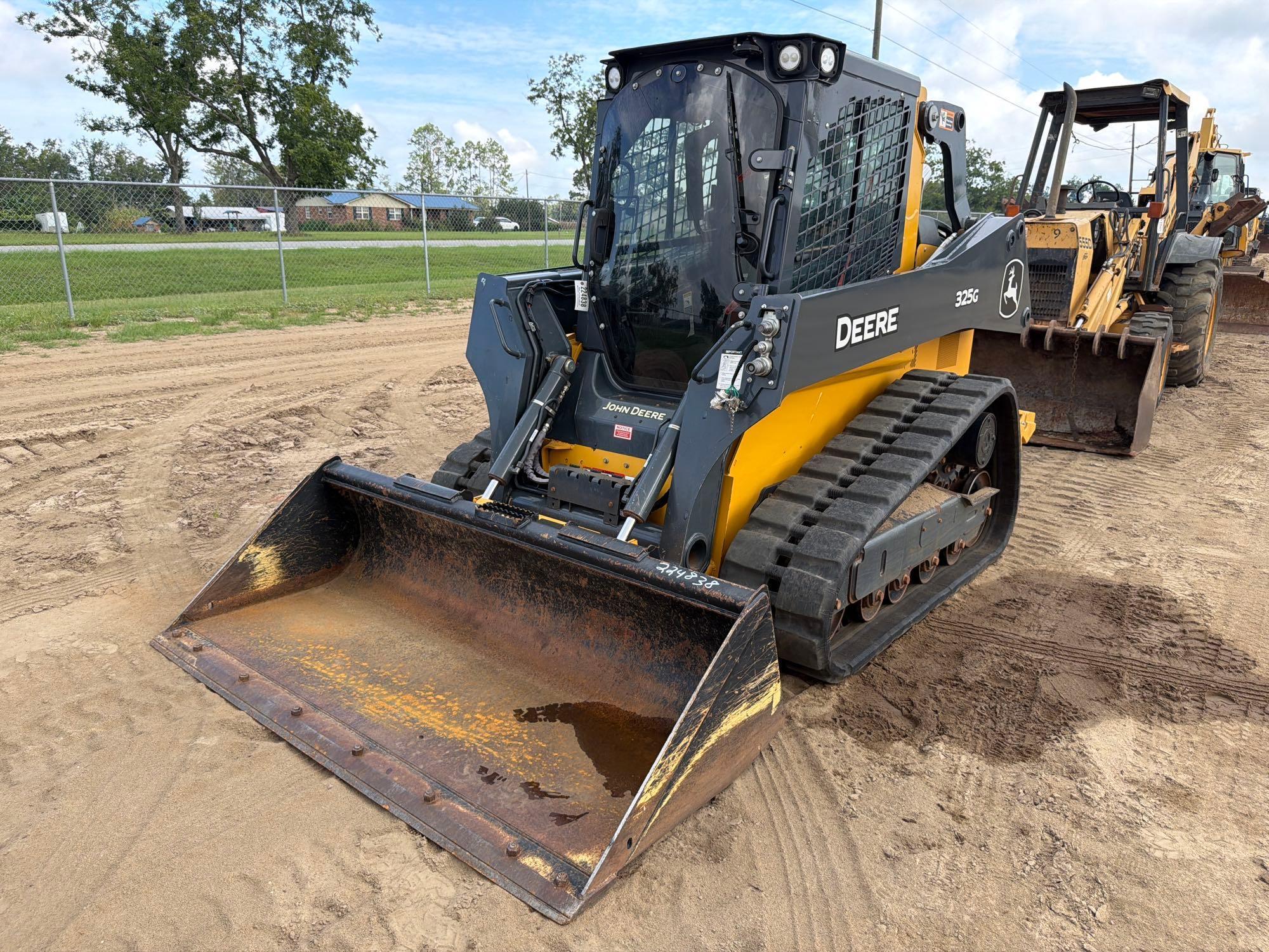 2023 John Deere 325G