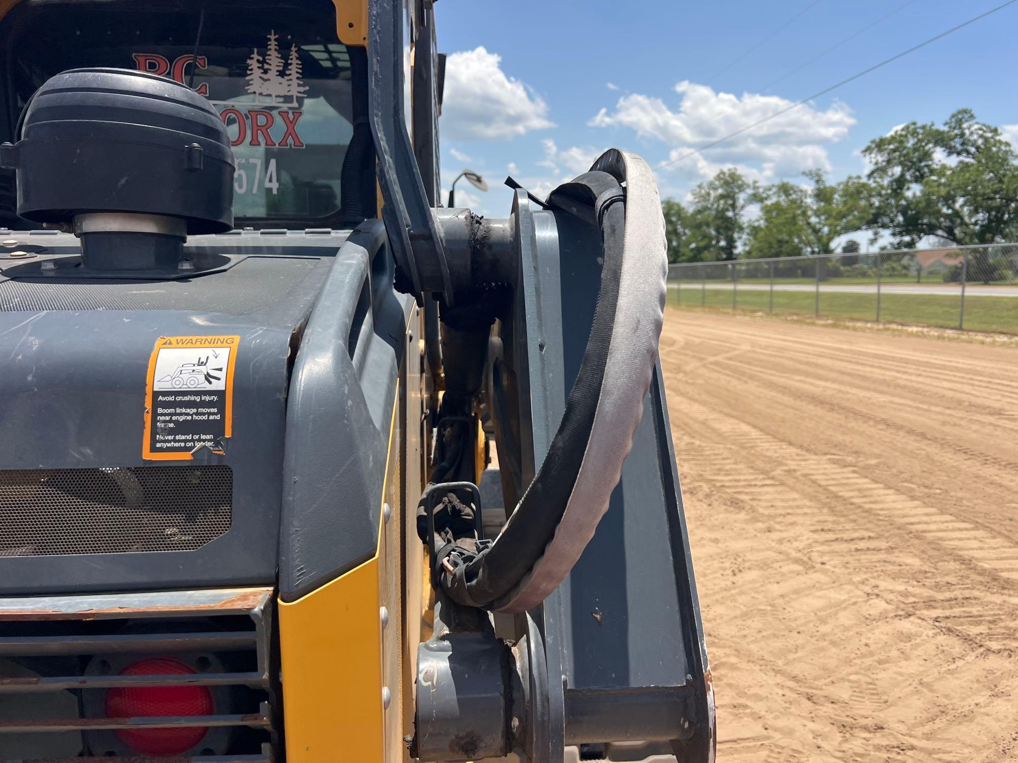 2023 John Deere 325G