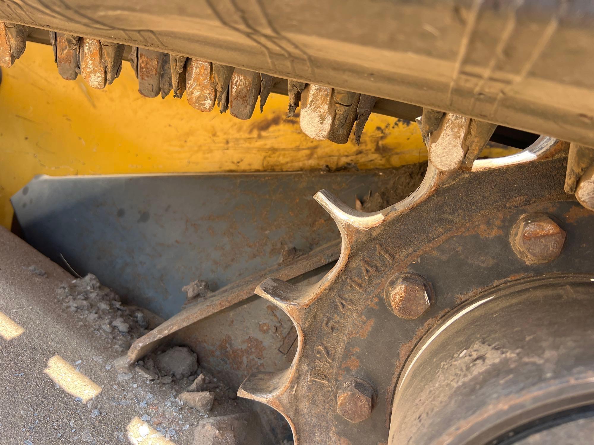 2023 John Deere 325G