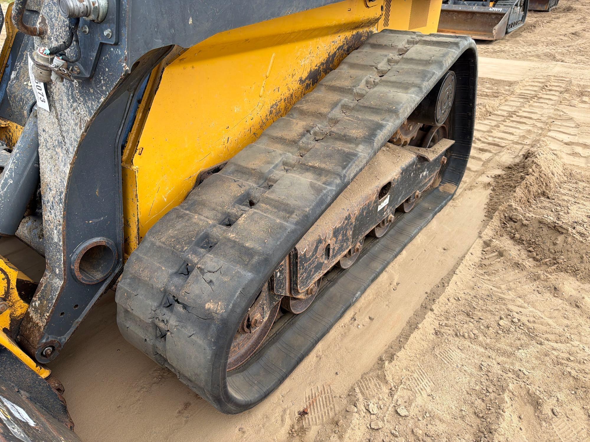 2018 John Deere 325G