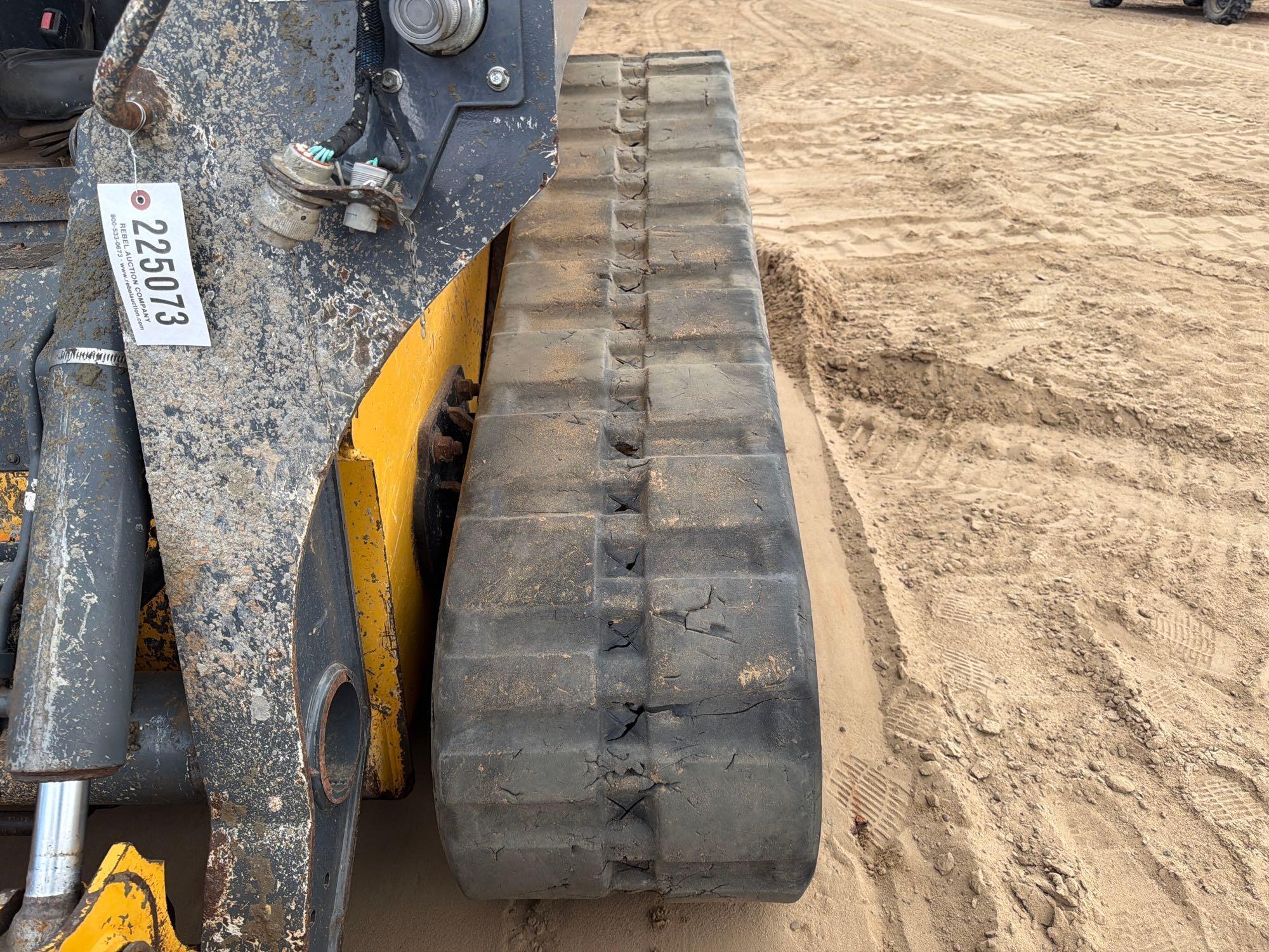 2018 John Deere 325G