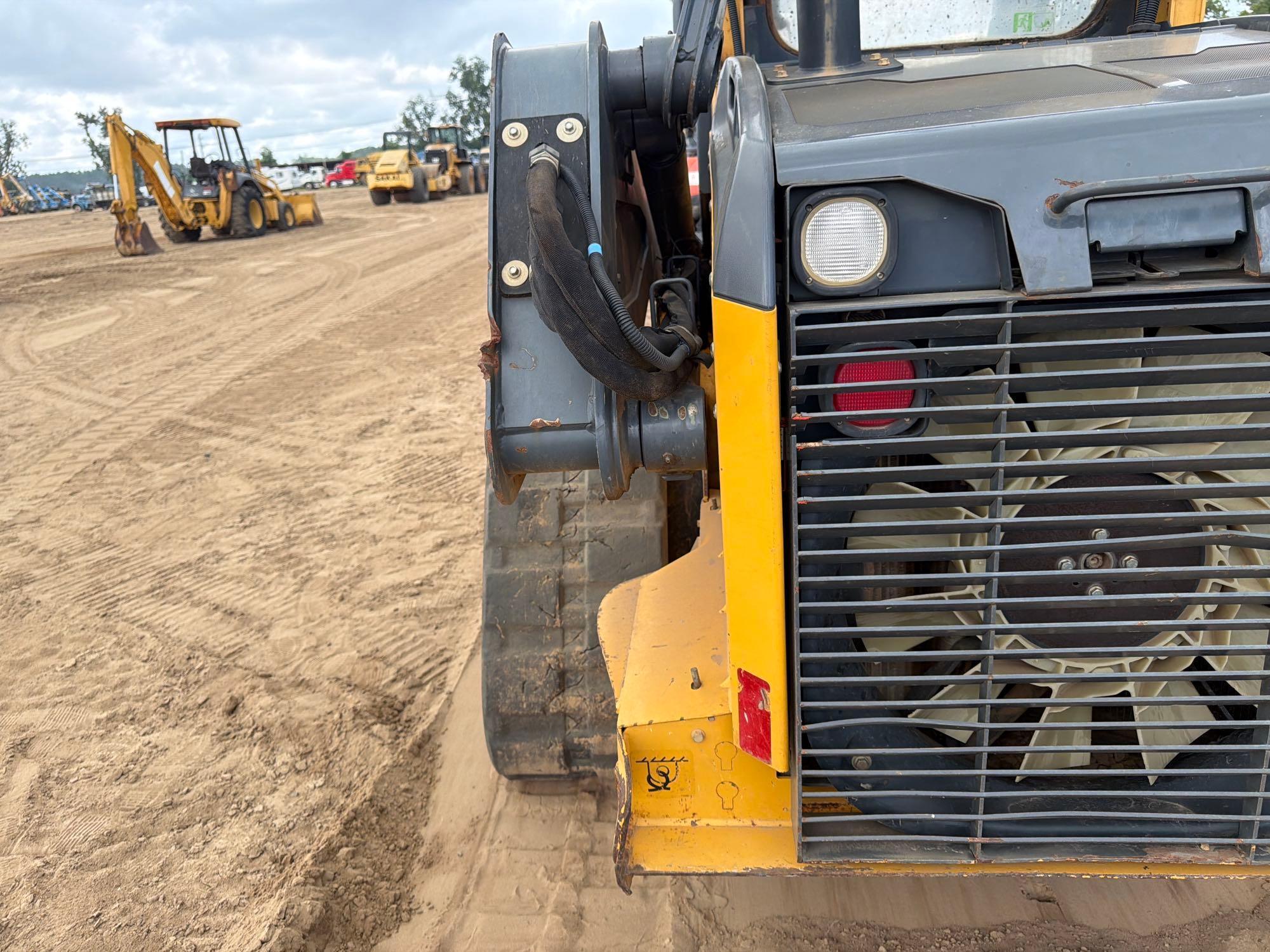 2018 John Deere 325G