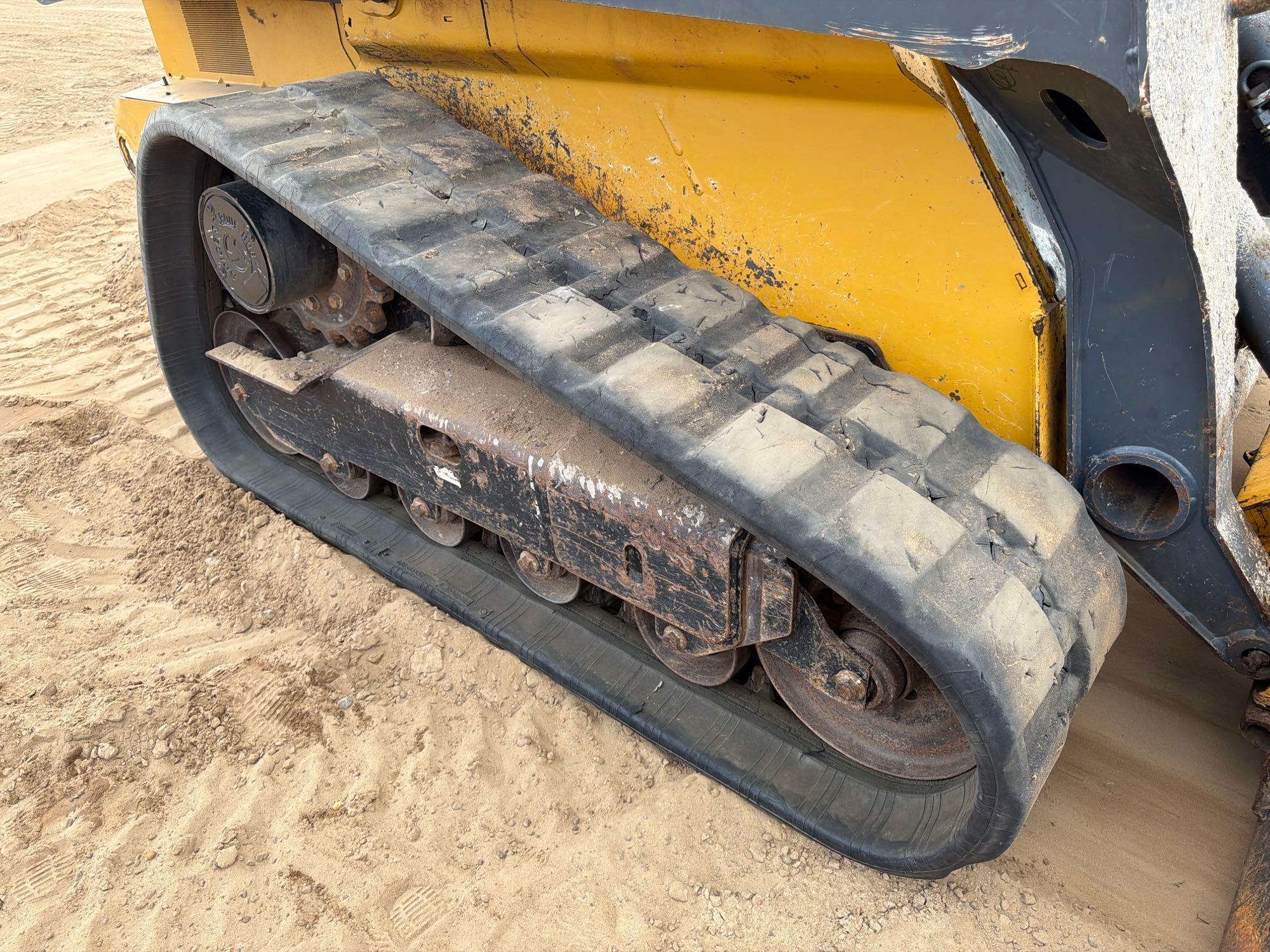 2018 John Deere 325G