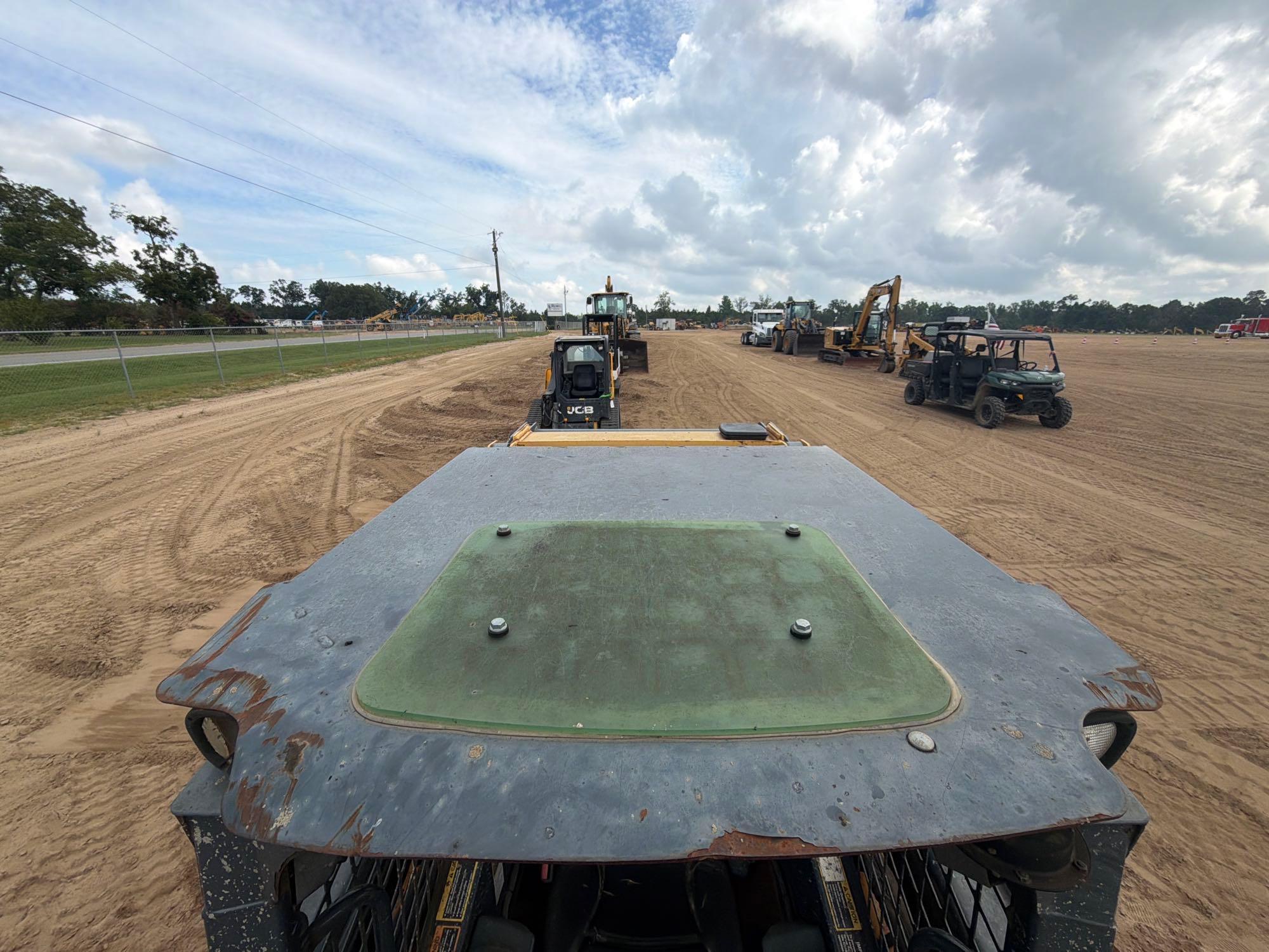 2018 John Deere 325G