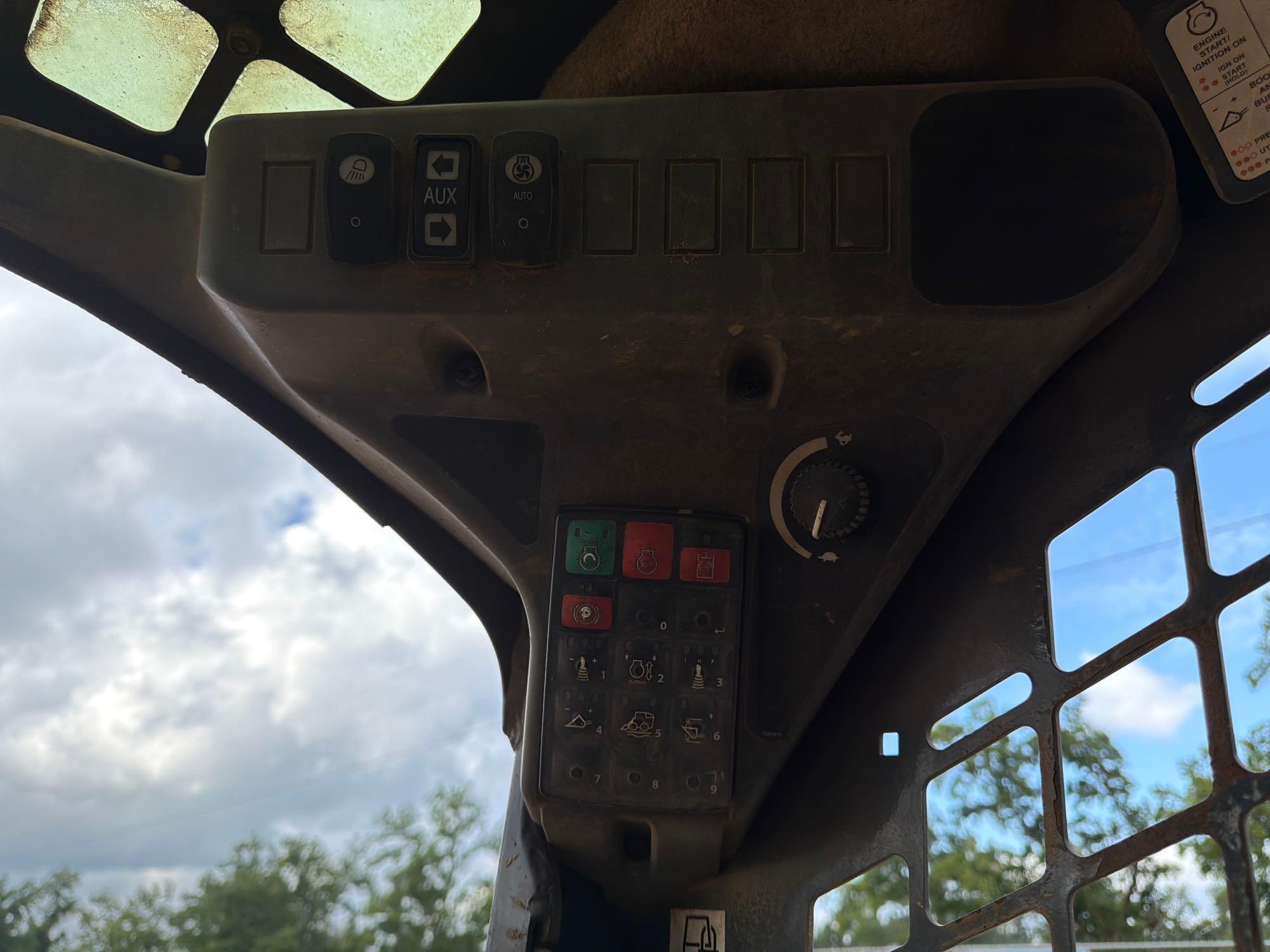 2018 John Deere 325G