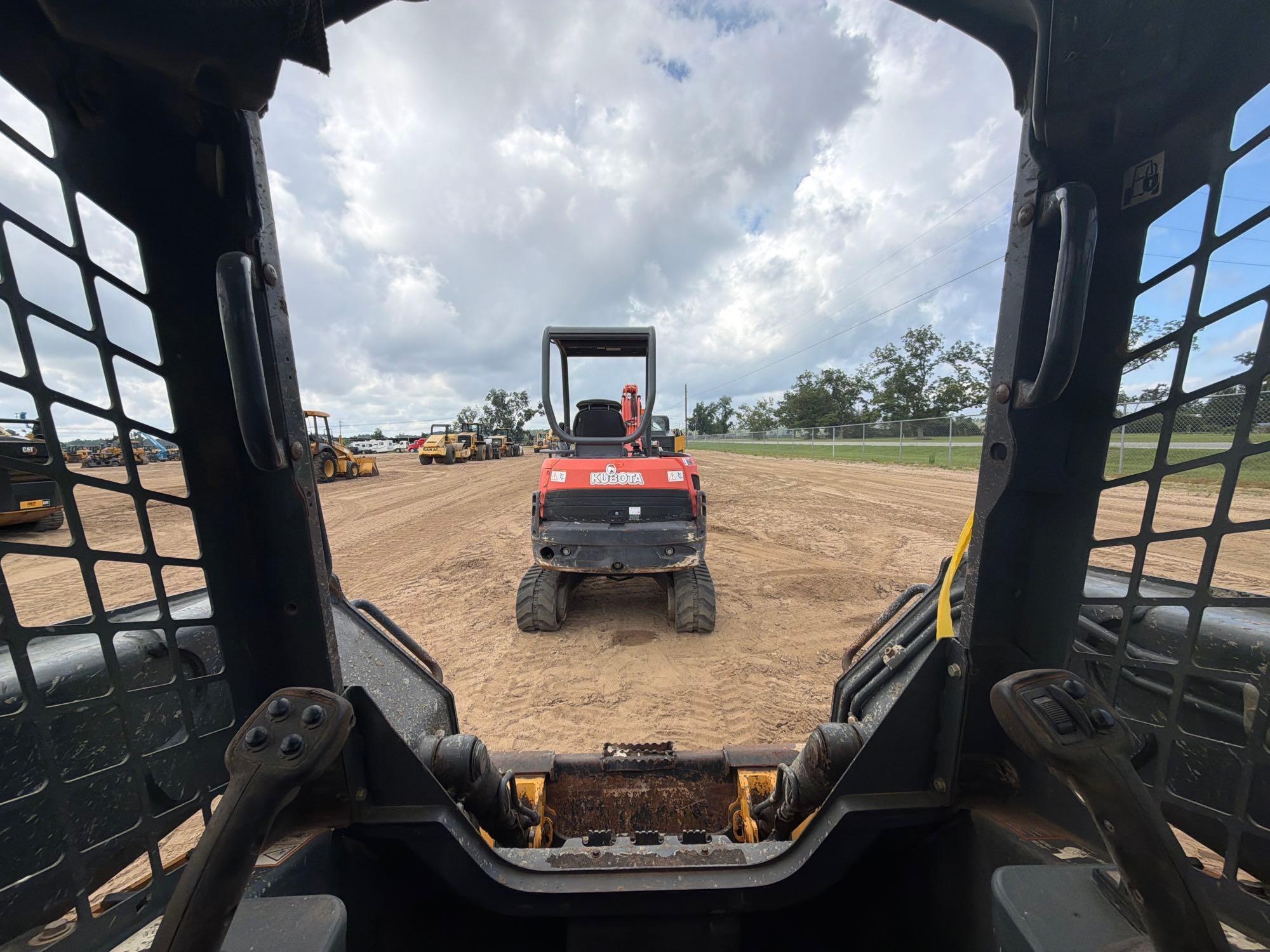 2018 John Deere 325G
