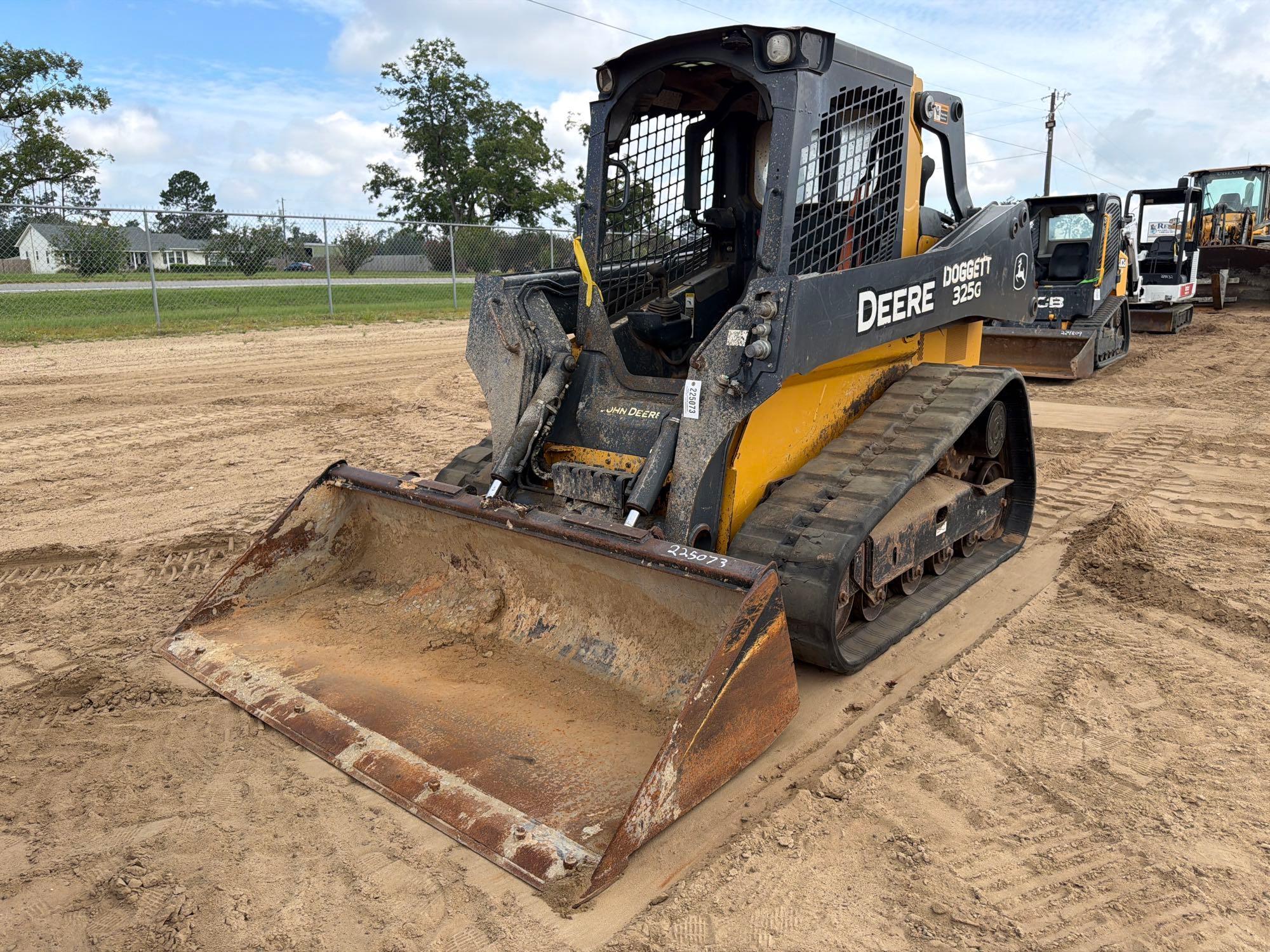 2018 John Deere 325G