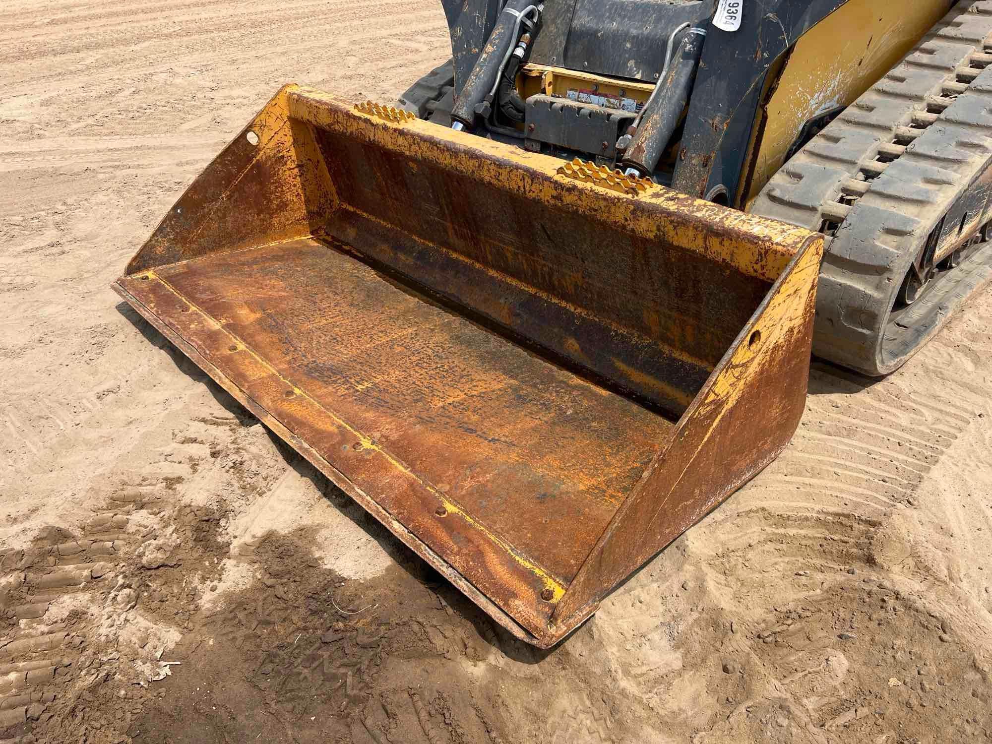 2015 John Deere 323E