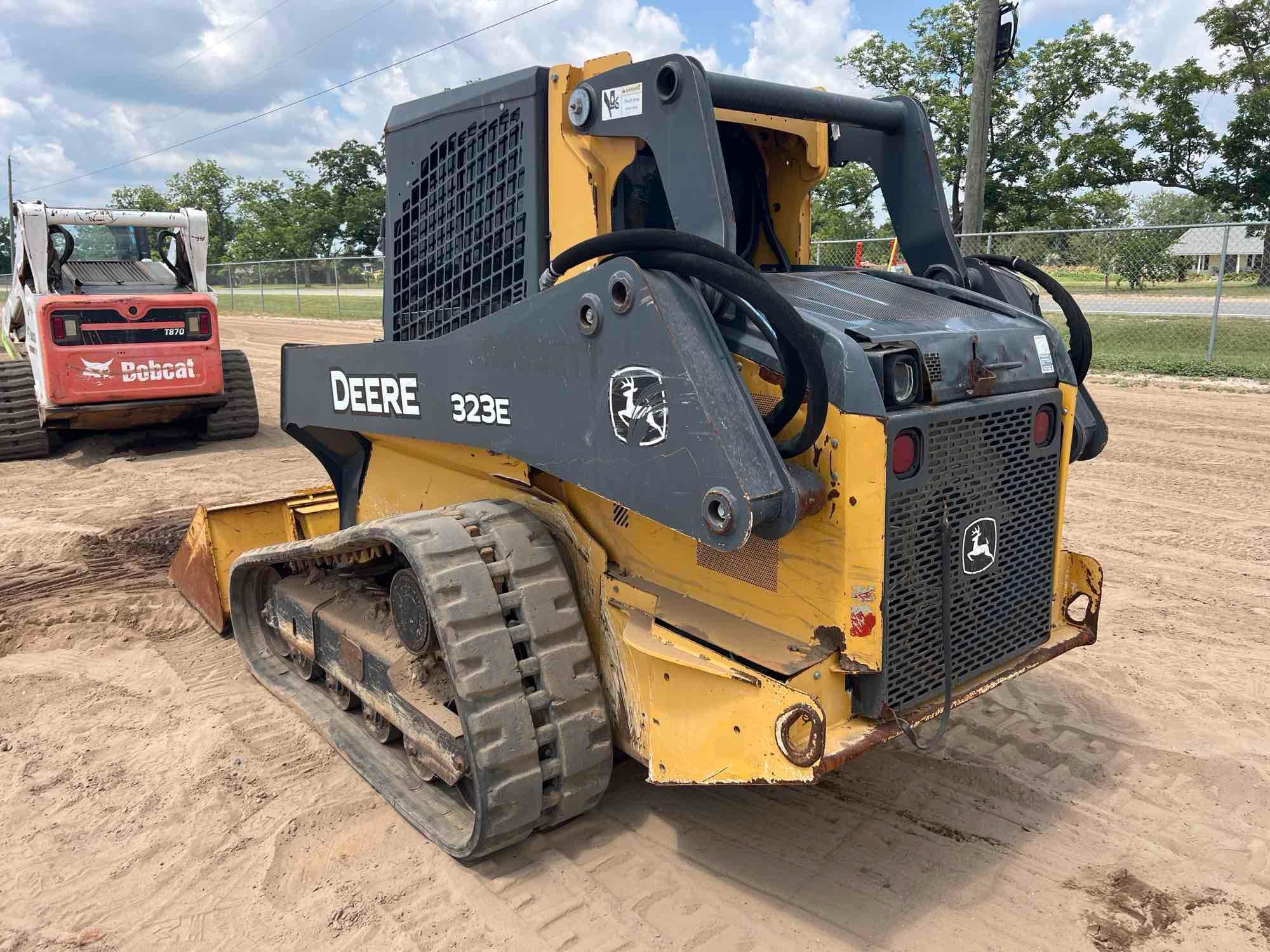 2015 John Deere 323E