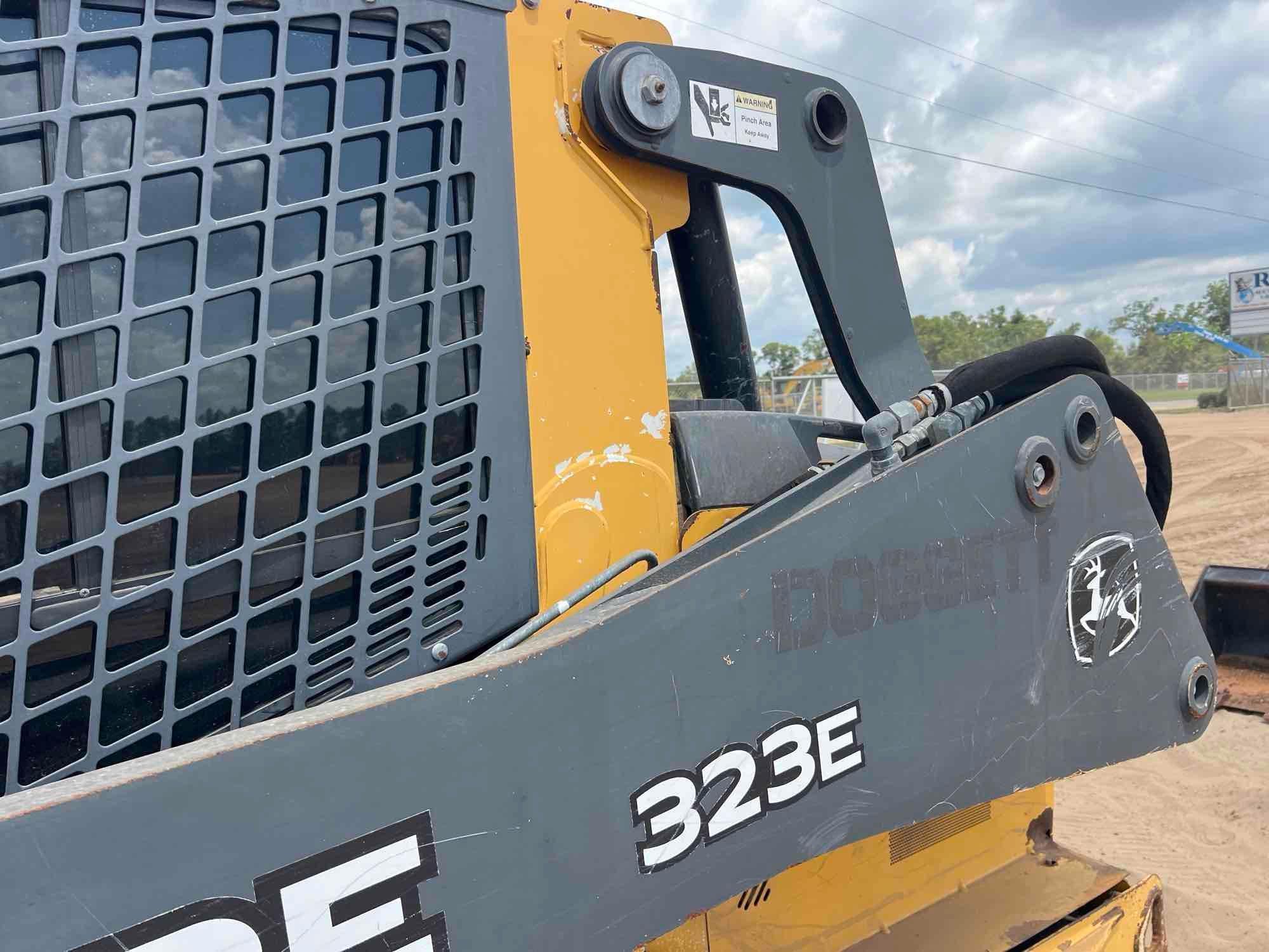 2015 John Deere 323E