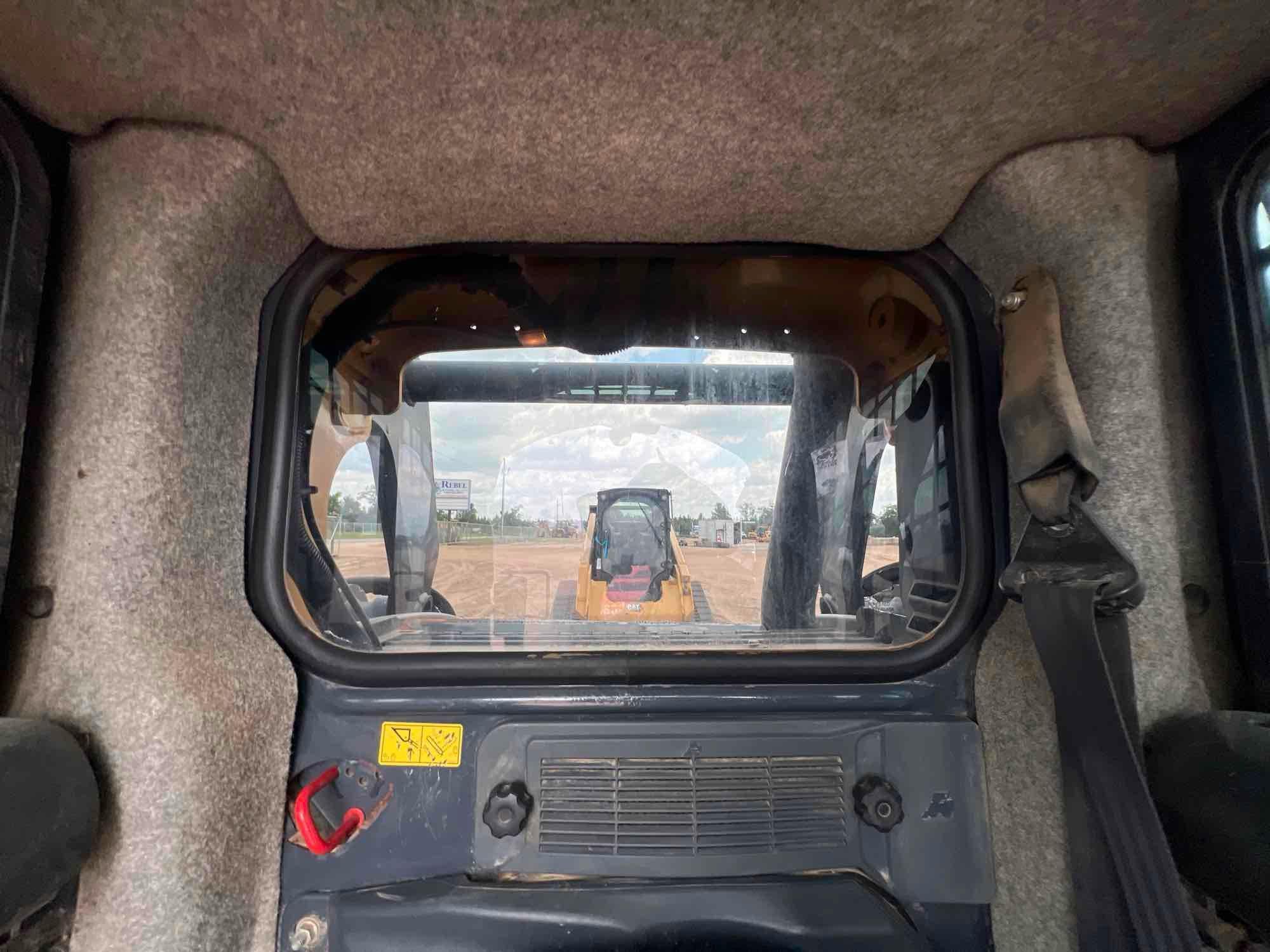 2015 John Deere 323E