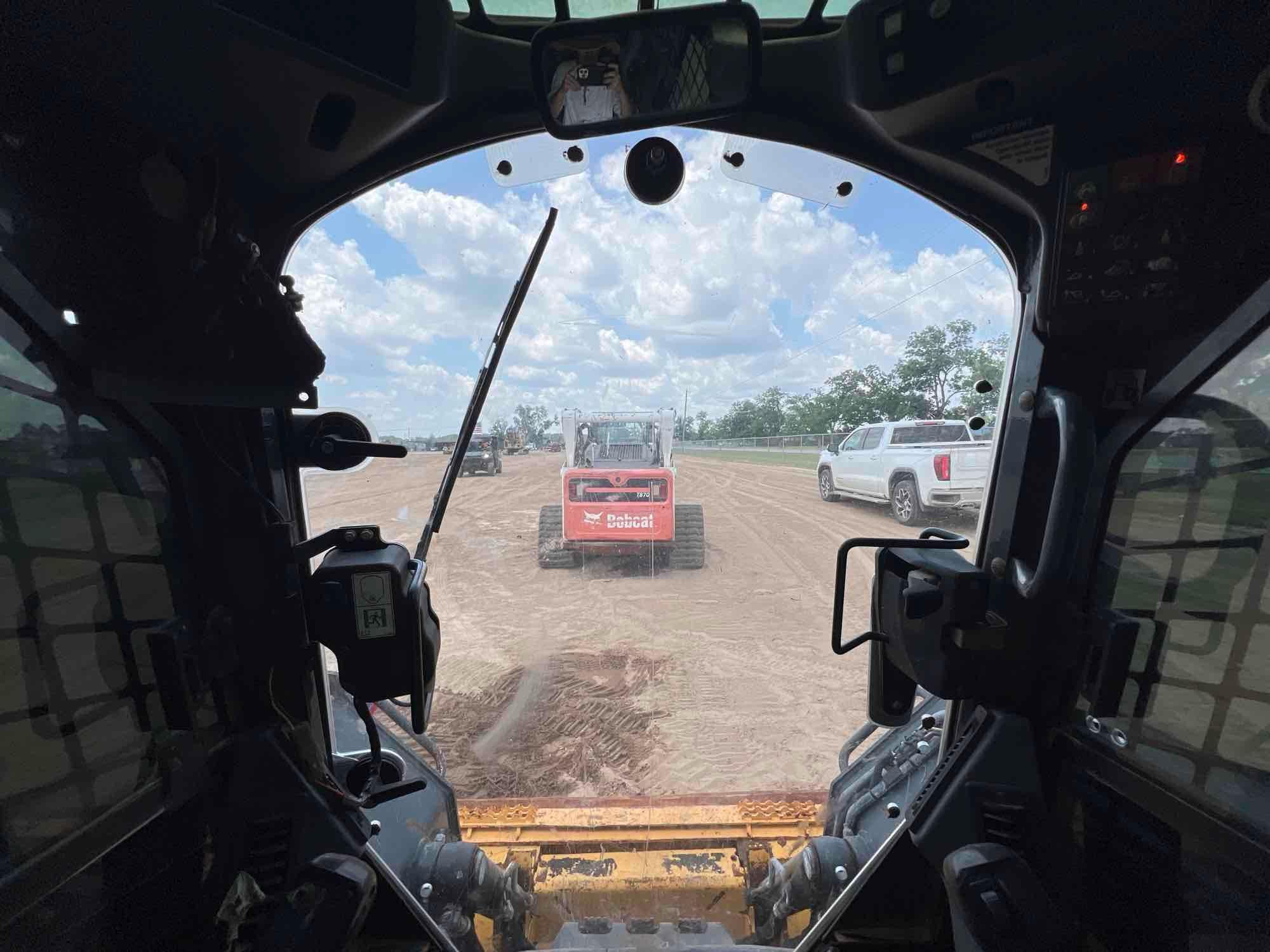 2015 John Deere 323E