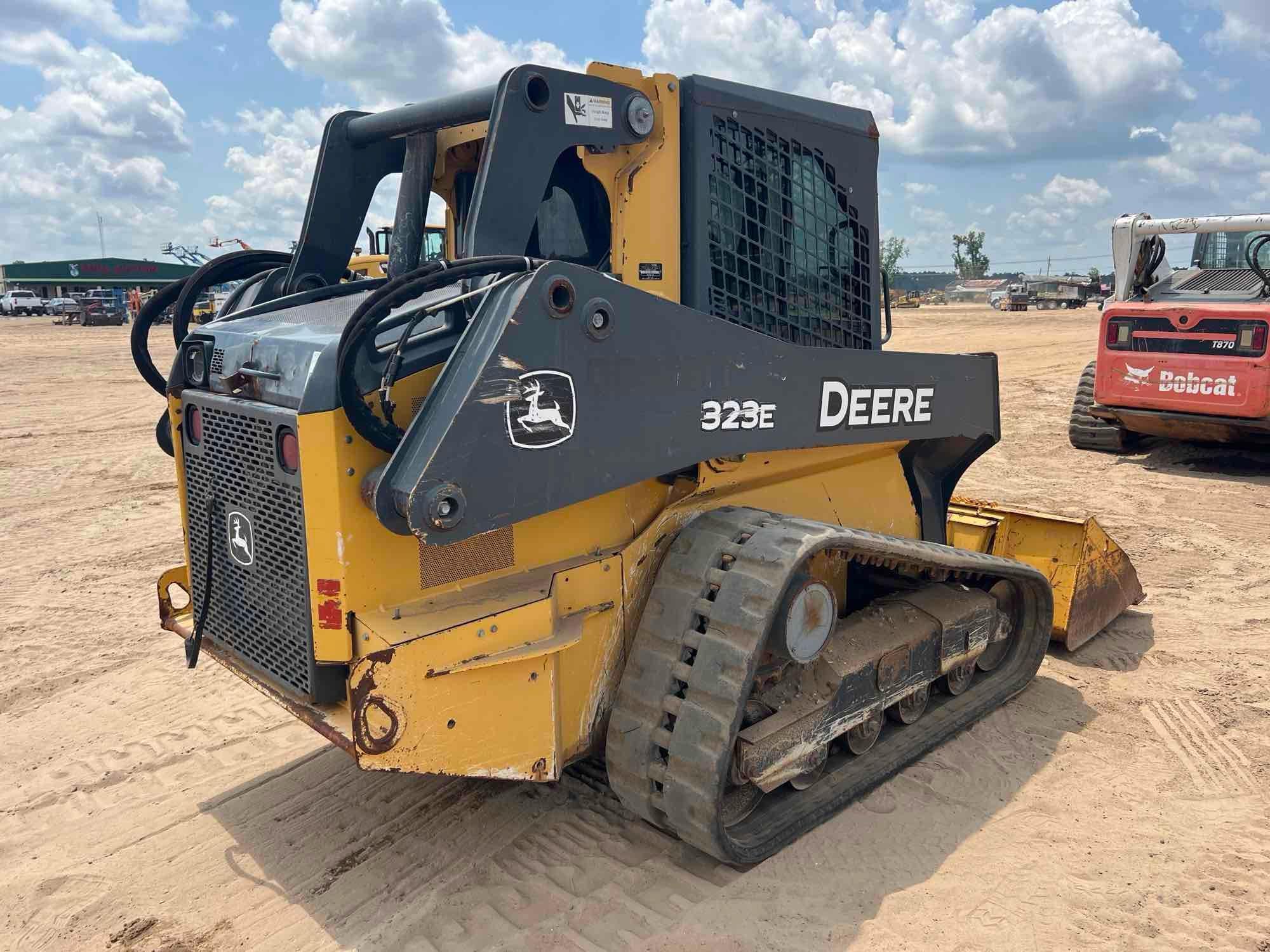 2015 John Deere 323E