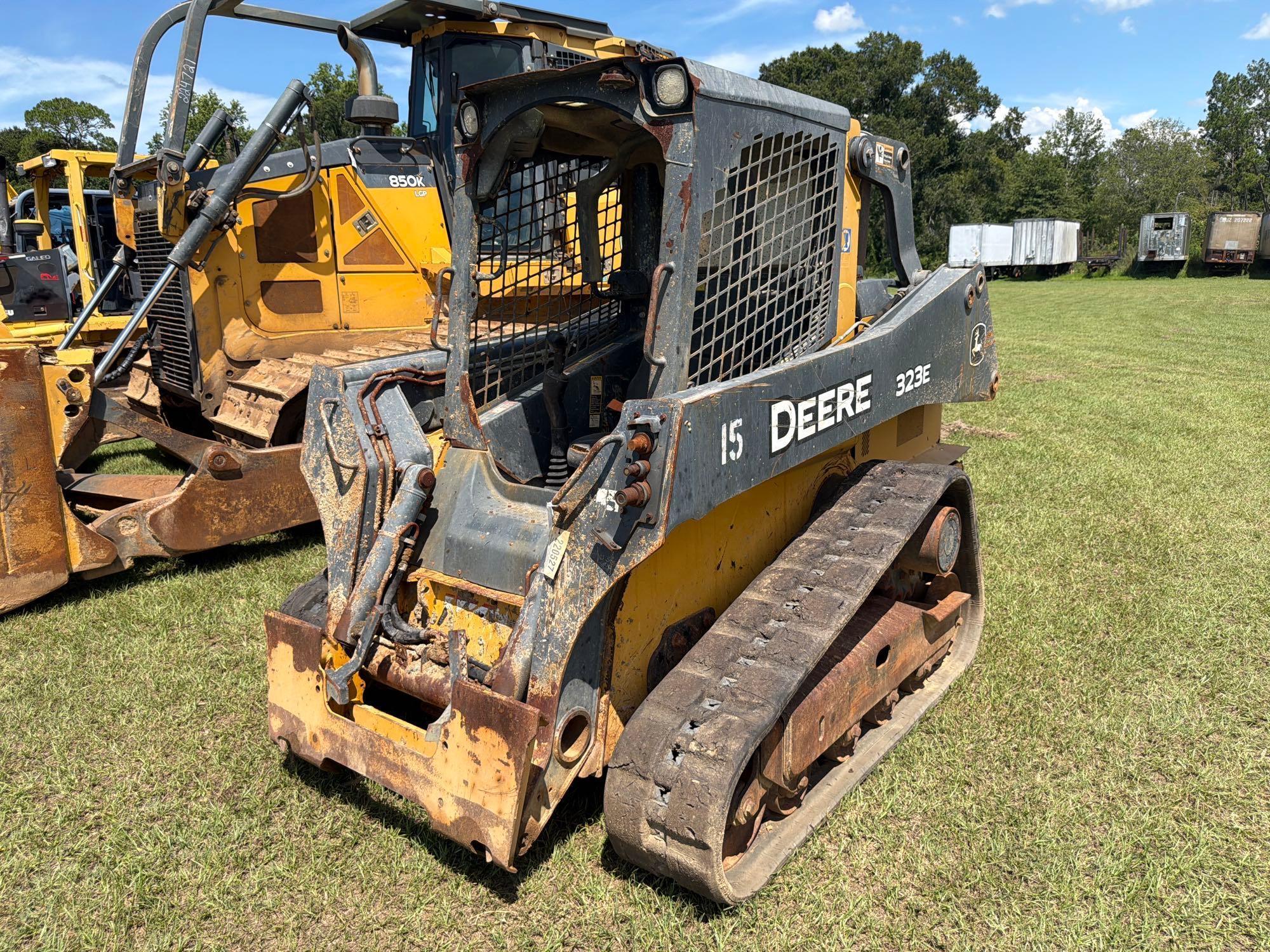 2017 John Deere 323E