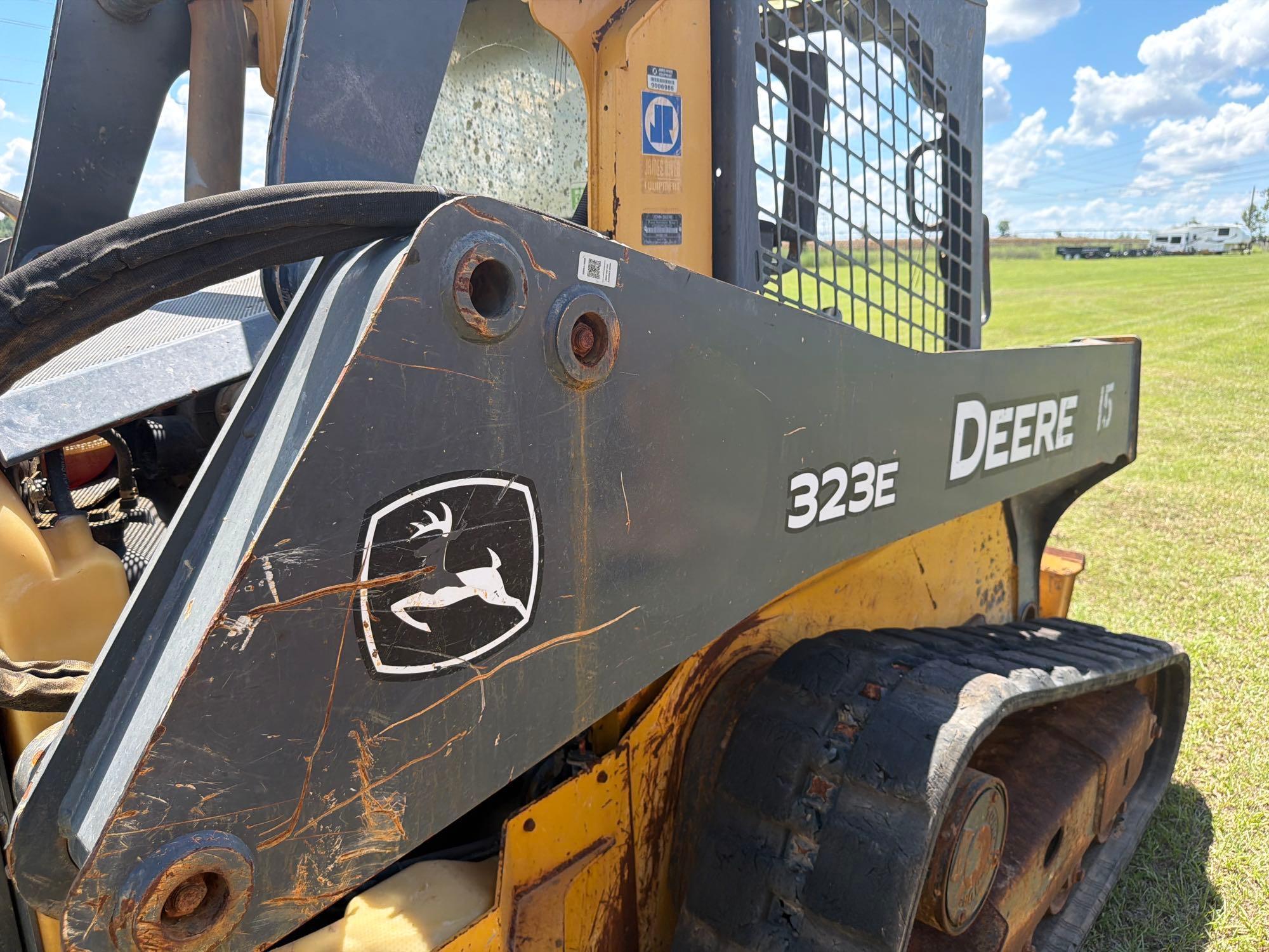 2017 John Deere 323E