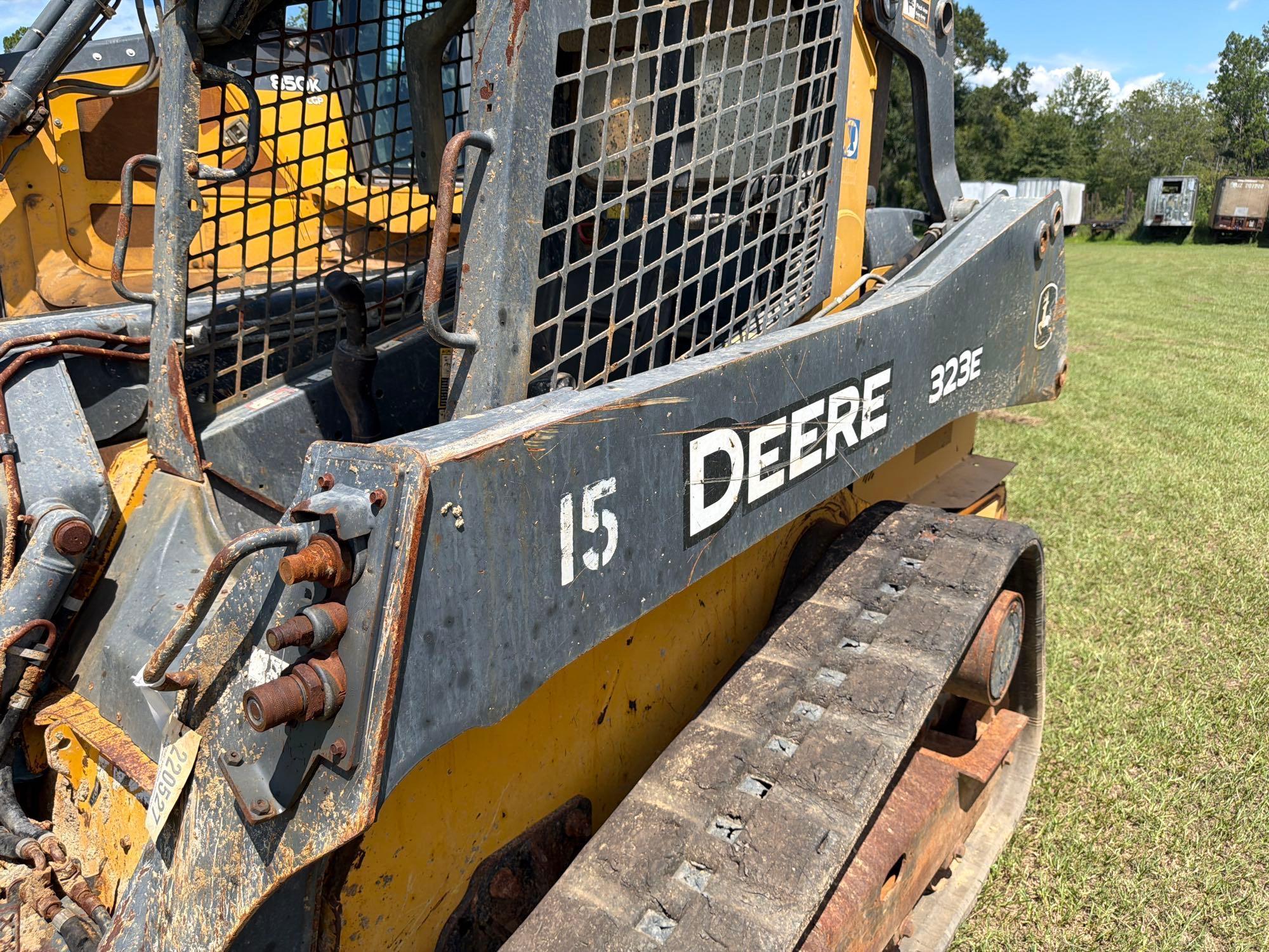 2017 John Deere 323E