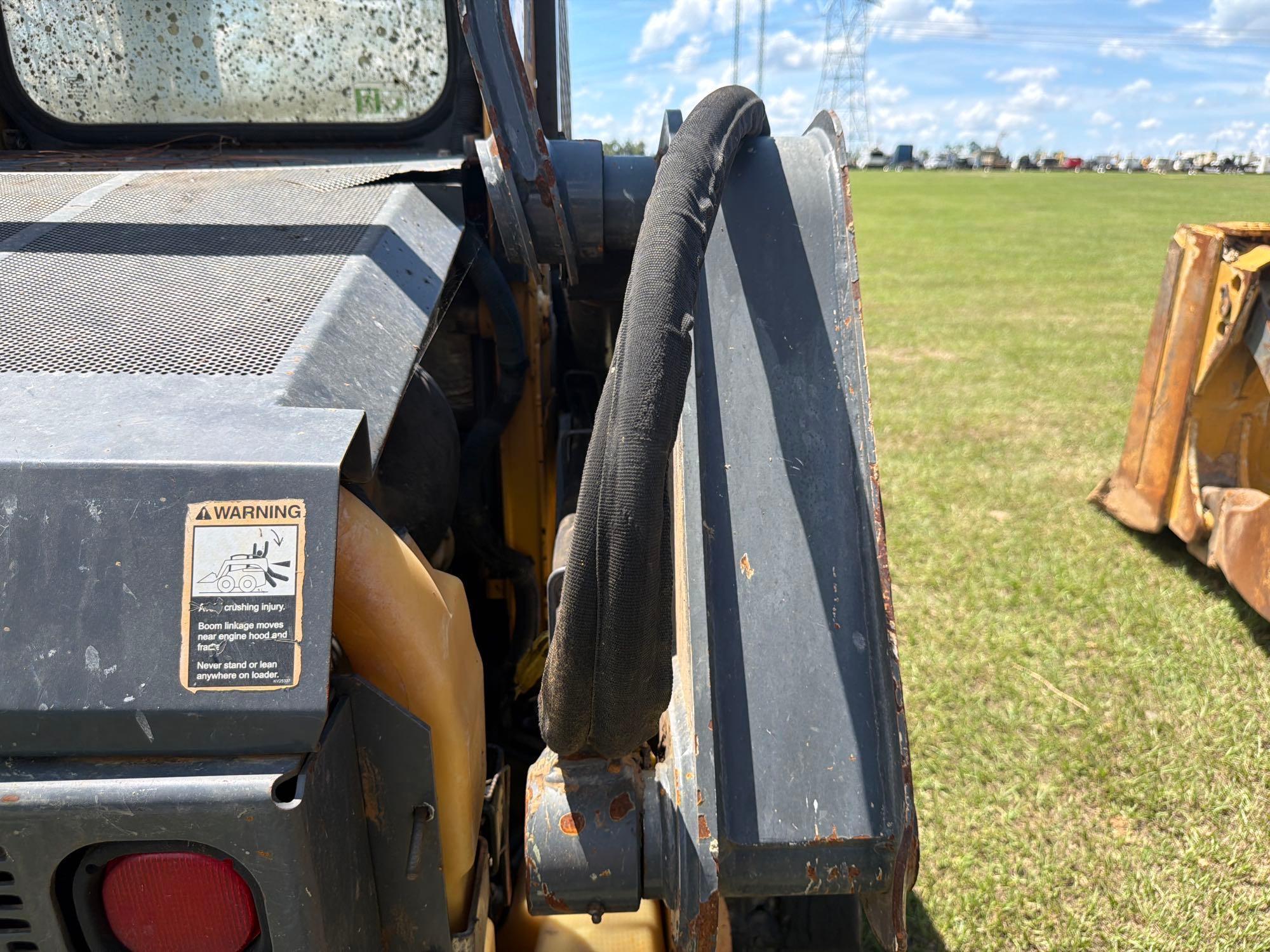 2017 John Deere 323E