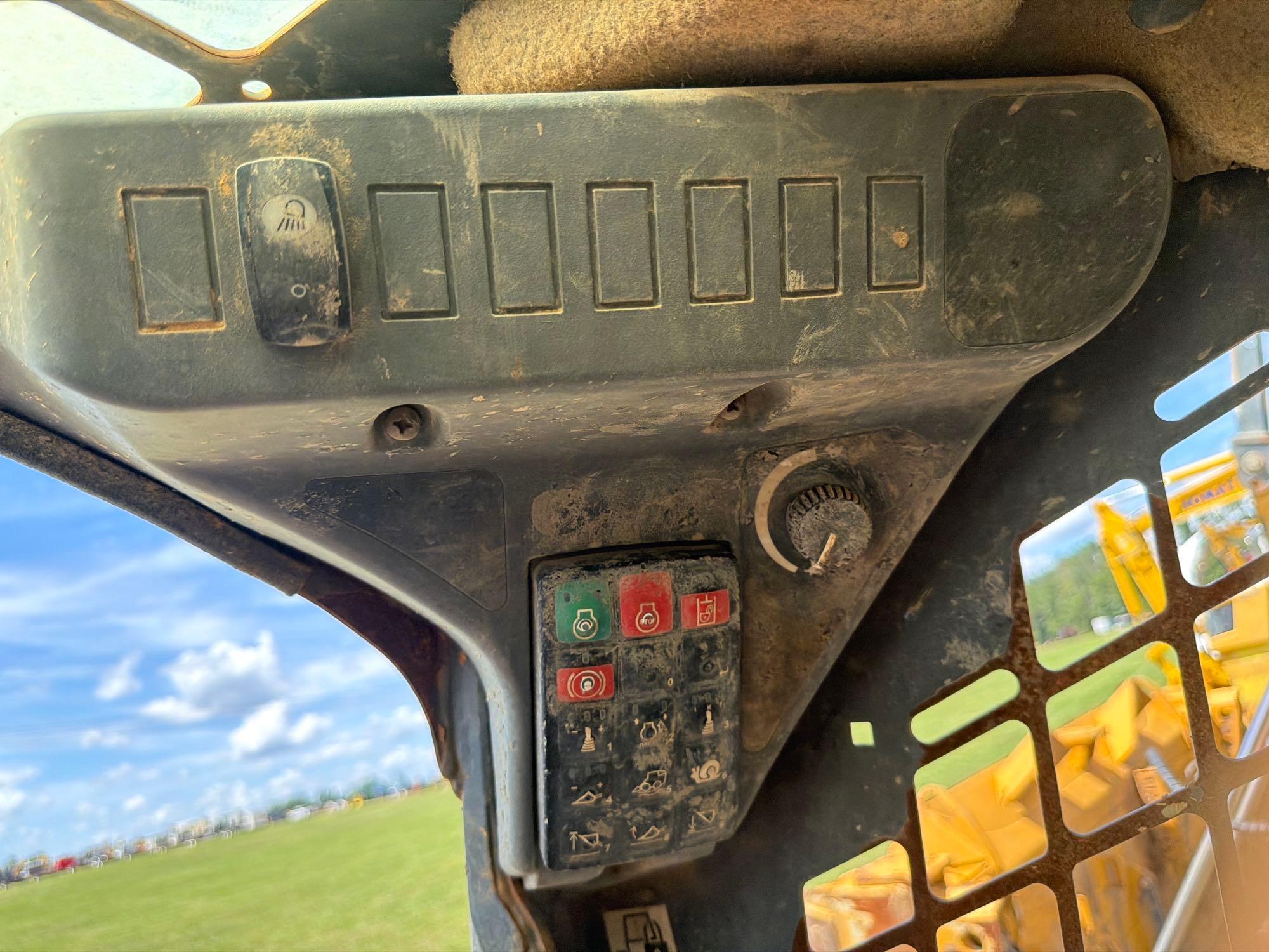 2017 John Deere 323E