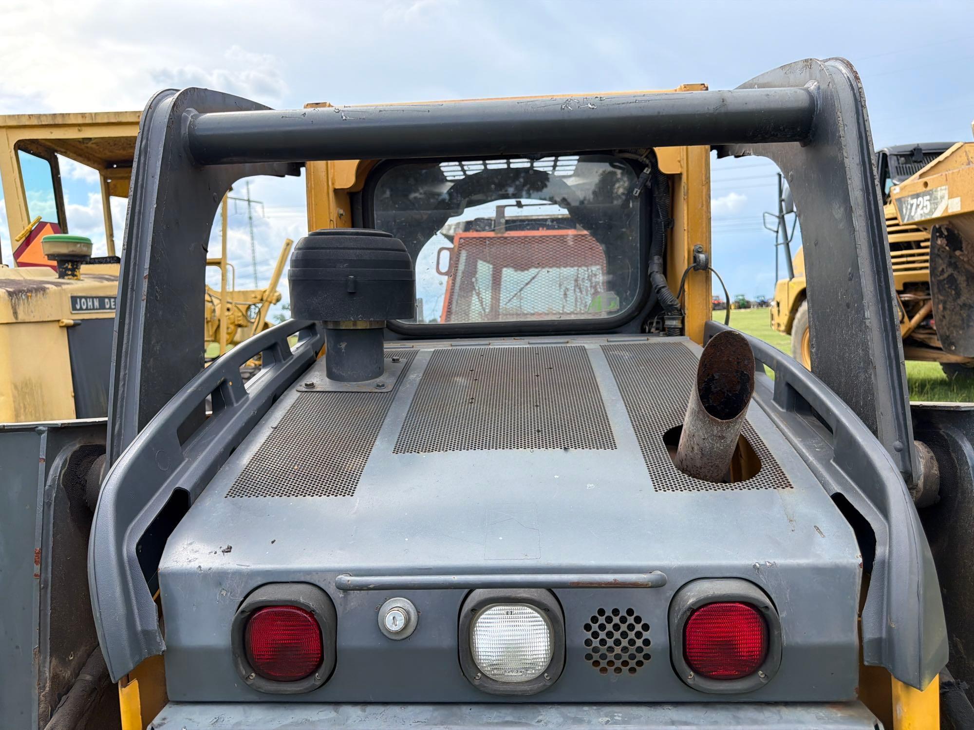 John Deere 323D