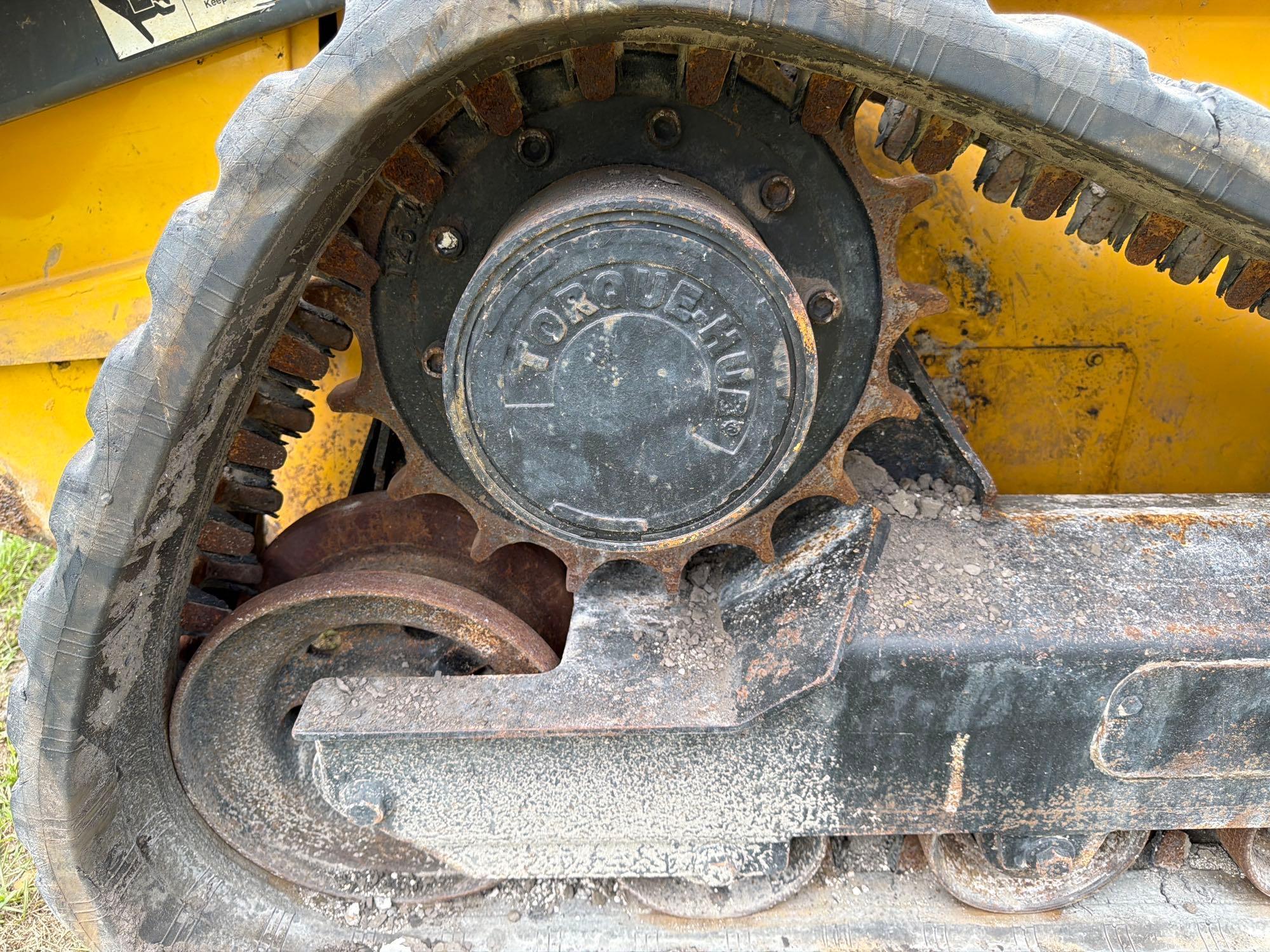 John Deere 323D