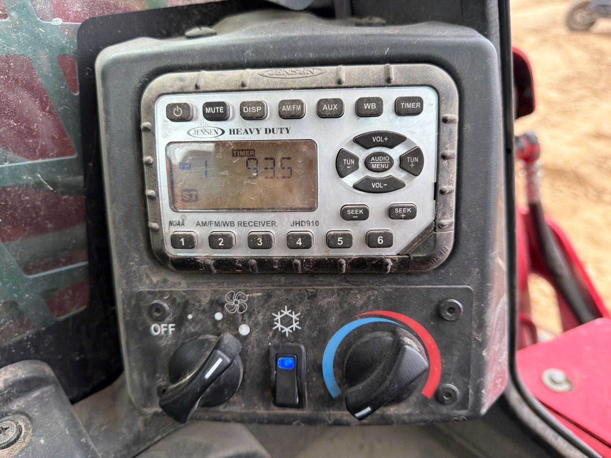 2025 Takeuchi TL8