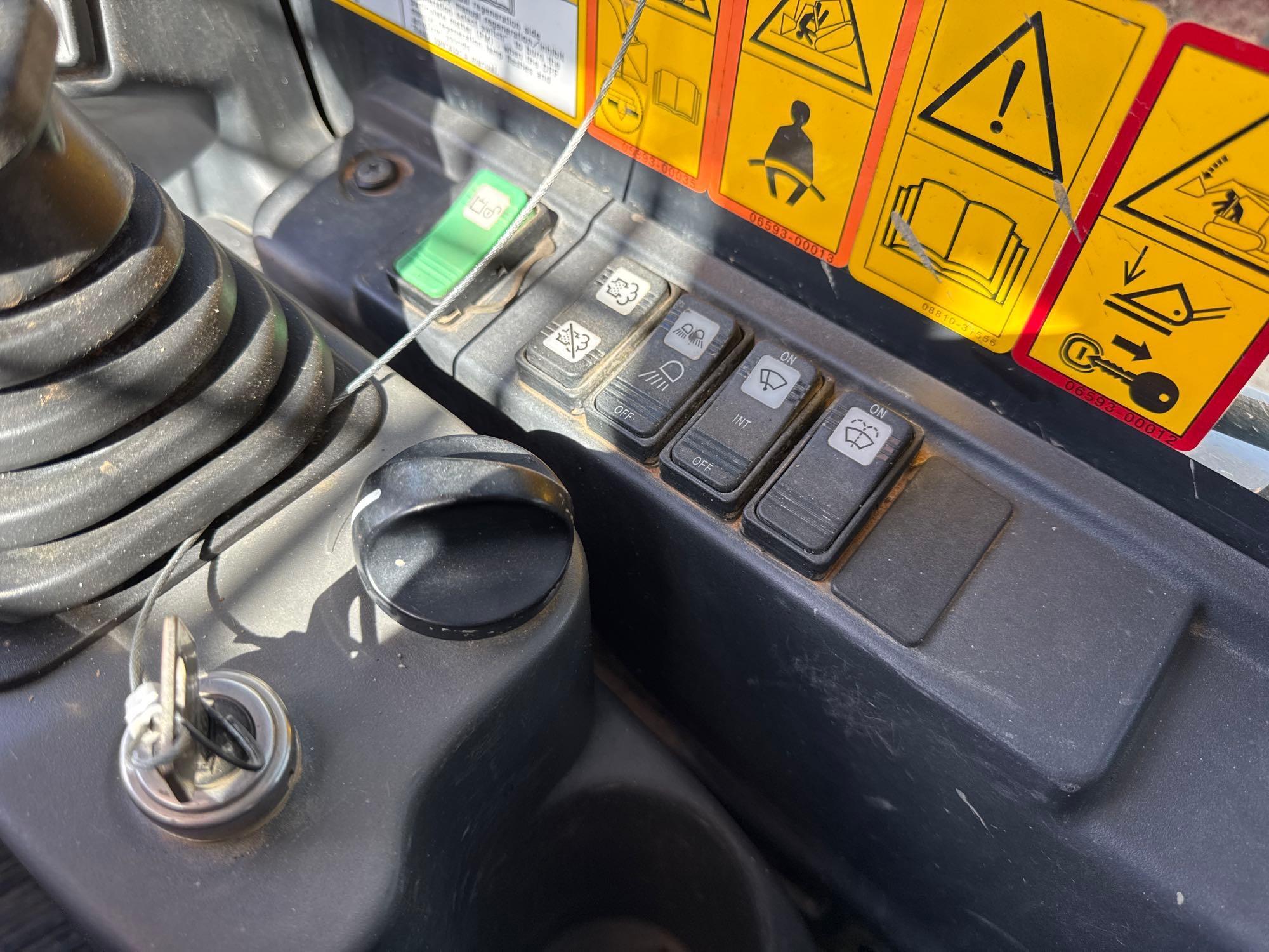 2024 Takeuchi TL8