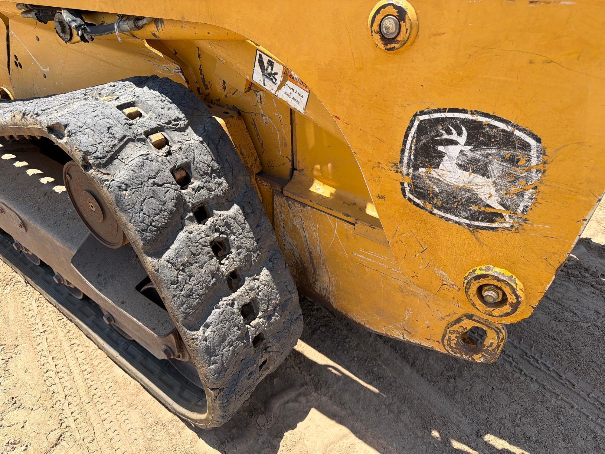 John Deere 322