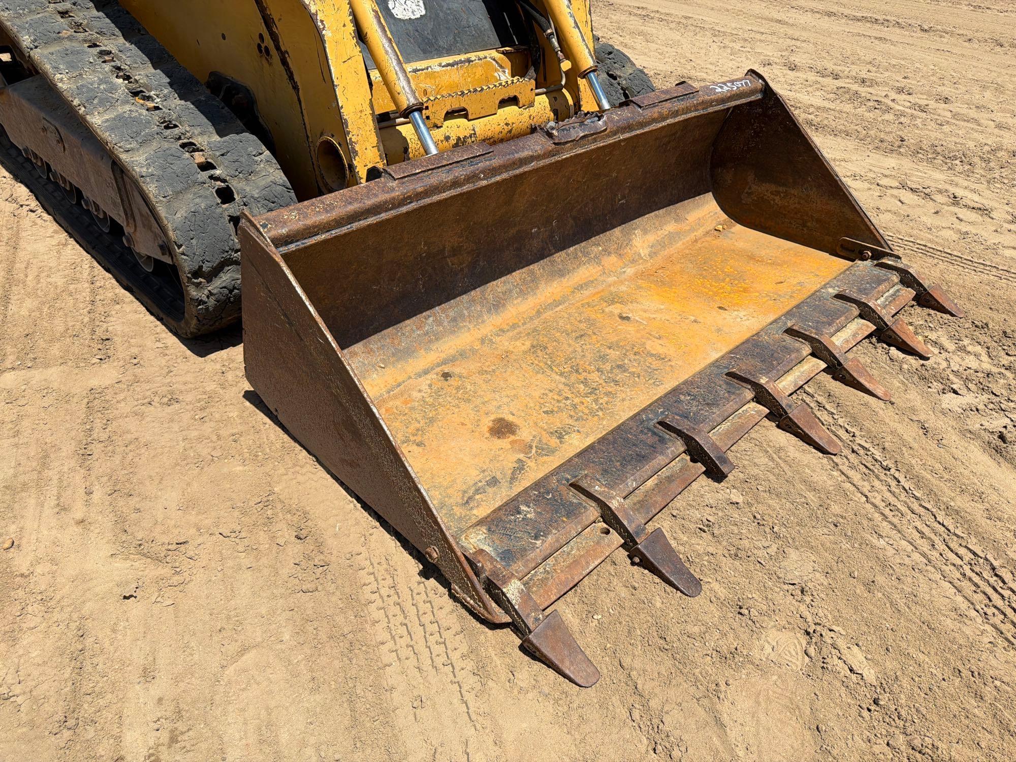 John Deere 322