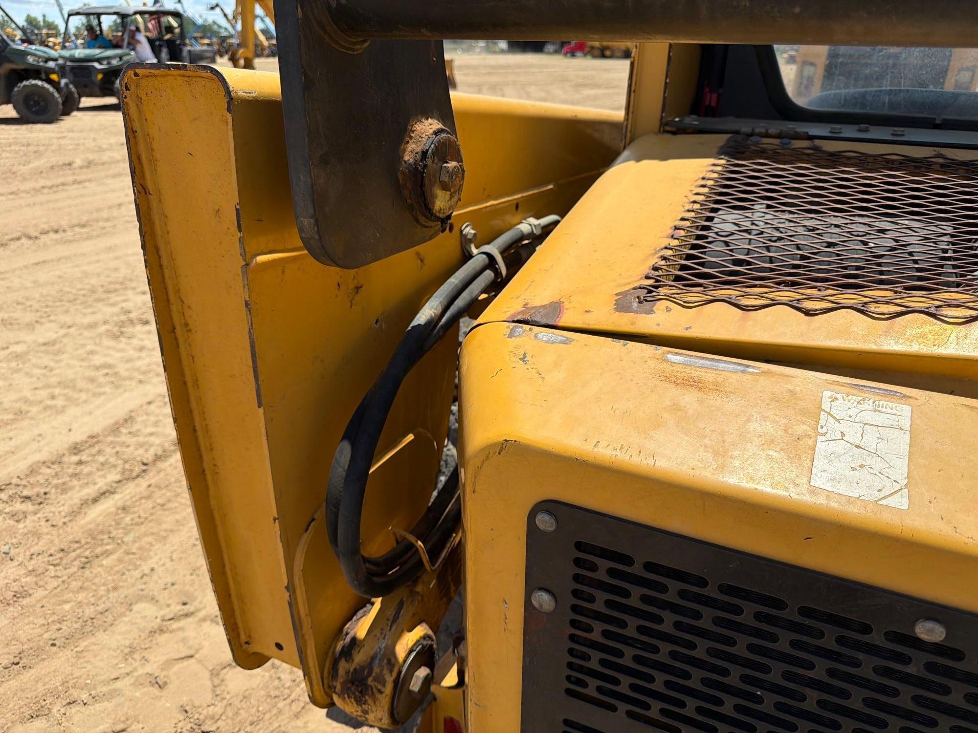John Deere 322